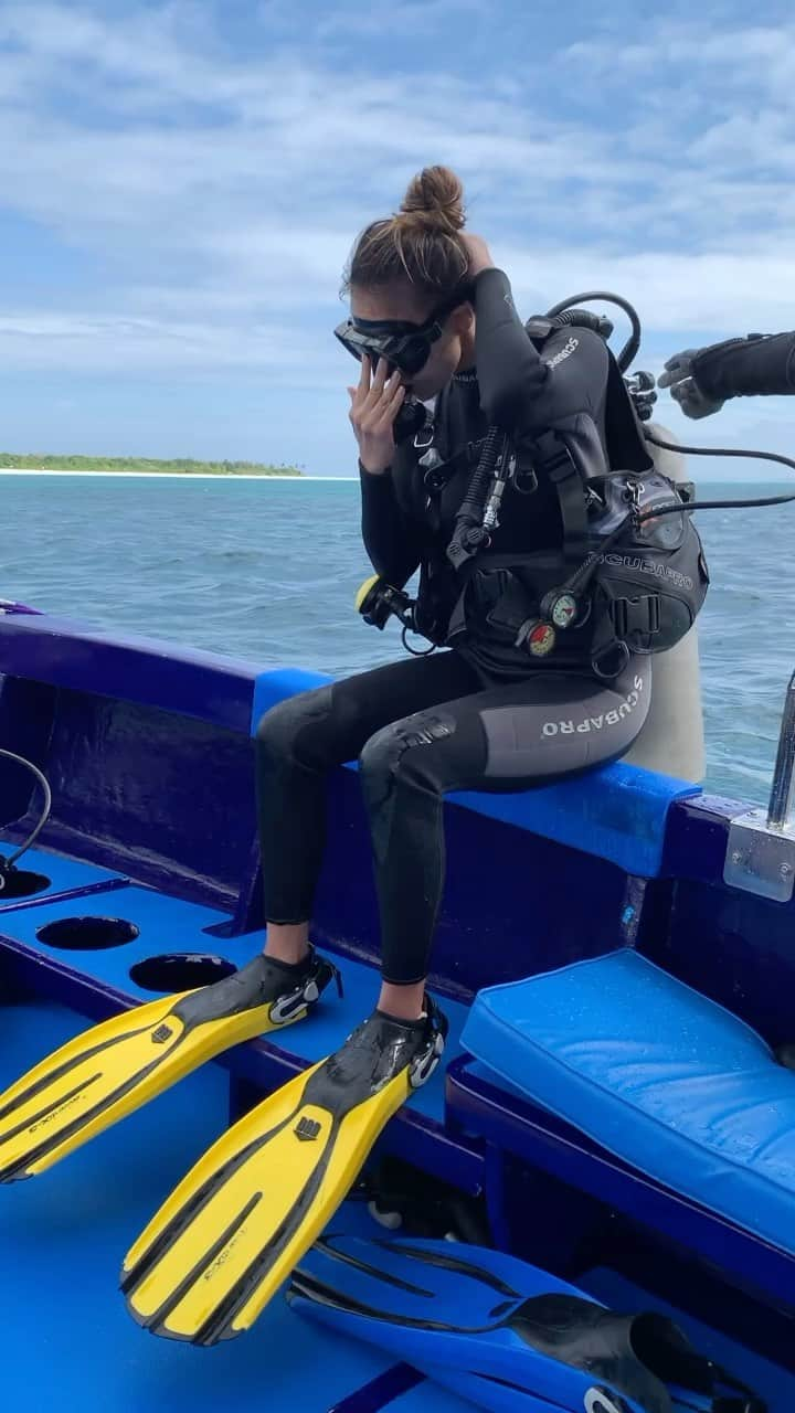 美馬寛子のインスタグラム：「Morning dive 🤿🐠🦀🇵🇭  . . . . . . @paditv @scubadivingmag @tourism_phl @scubapro #dive #beautiful #vacation #padi #palawan #travel #scuba #scubadive #philippines #palawan #turtle #fish #surf #beach #sport #sealife #swim #nature #explorephilippines」