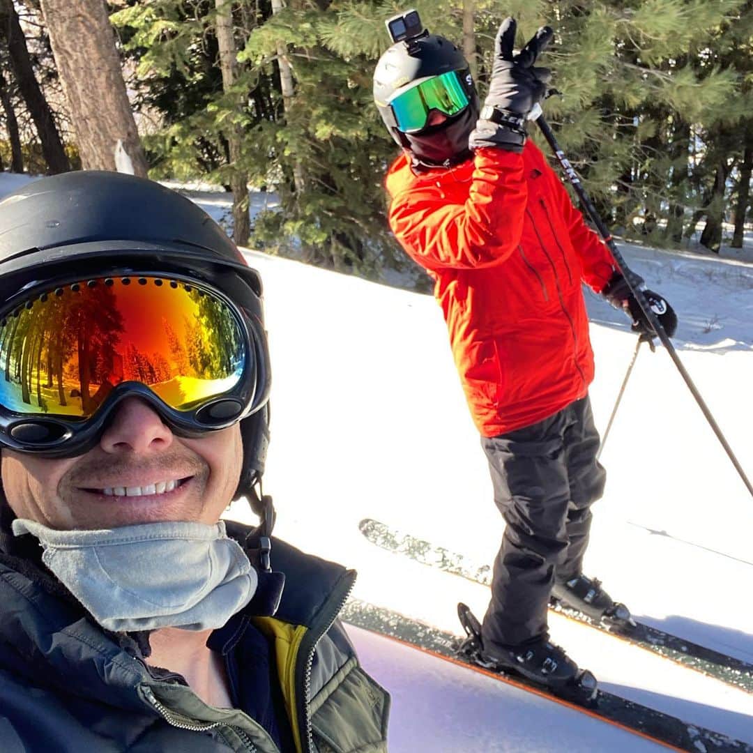 タナー・フォウストさんのインスタグラム写真 - (タナー・フォウストInstagram)「@teamfred was easy to find on the slopes today!  He even helped a young girl in distress (thought he was ski patrol😂)! Thanks for the runs!!」1月7日 10時11分 - tannerfoust