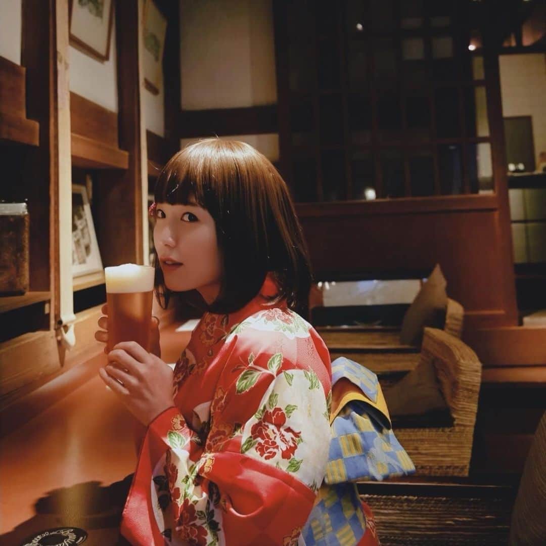 鈴木聖奈のインスタグラム：「♡♡♡ ＊ #着物 #着物ヘア  #着物コーディネート  #着物女子  #着物ヘアアレンジ  #着物レンタル  #着物デート  #着物コーデ  #着物好き  #振袖 #ファッション #ヘアメイク #メイク #空手 #空手女子 #ロードバイク #ロードバイク女子 #振袖 #ウィッグ  #ビール #ビール党 #ビール女子 #beer #kimono  #kimonostyle  #kimonofashion  #kimonogirl  #japanese #japanesegirl  #japaneseculture  #japan」