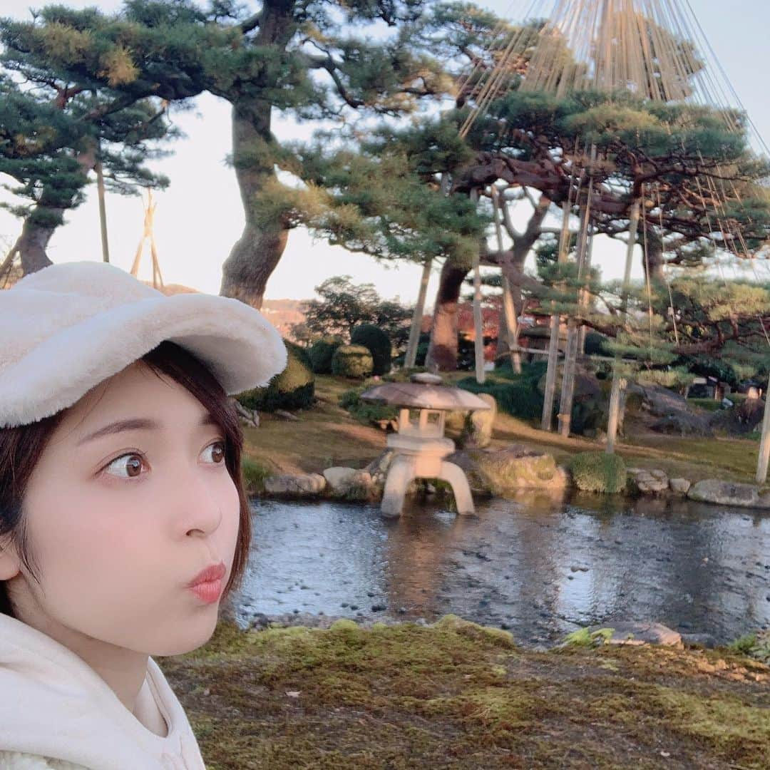 山下耀子のインスタグラム：「載せる写真がないので 性懲りも無く金沢の写真😂 . #兼六園 #金沢旅行 #石川県  #ニッポンごきげん旅 #ニッポンごきげん旅in石川」