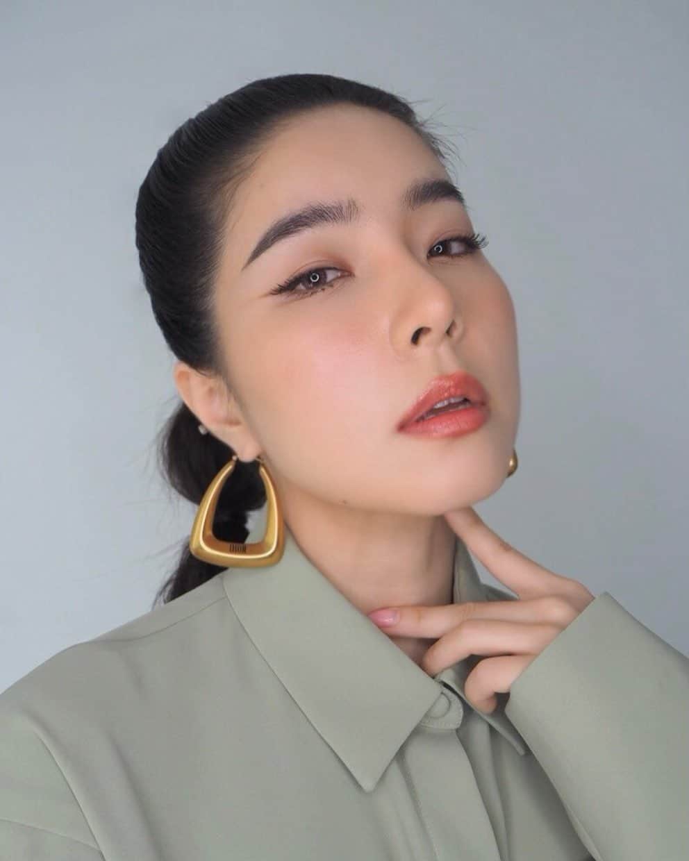 GYEON SEOのインスタグラム：「_* 🧪🧪🧪 . . mu @paintphetploy  hair @khantarot_ball」