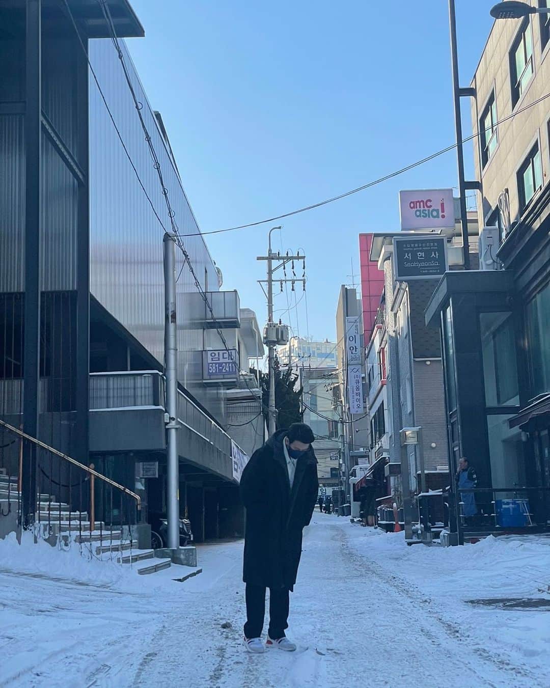 ジェヒのインスタグラム：「하.......하얀 쓰레기가 잔뜩 내렸구나.......  모두 안전운전 하세요. . . . #눈길조심」