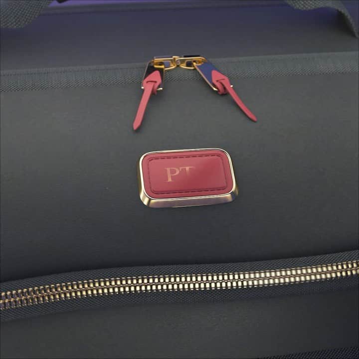 のインスタグラム：「Flying colors. Personalize our latest Voyageur bags with new TUMI Accents. #PerfectingTheJourney」