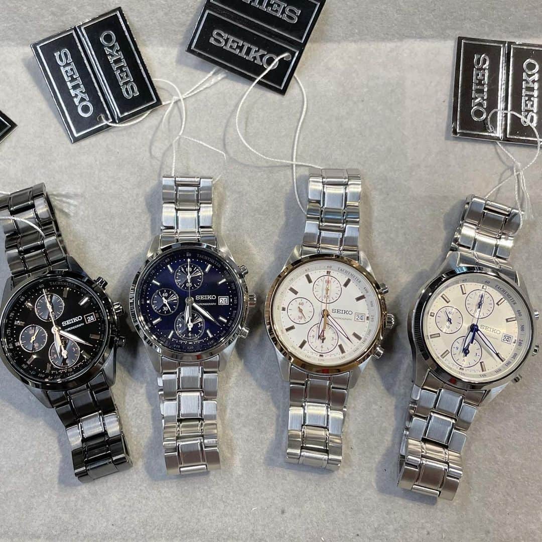 のインスタグラム：「⠀ SEIKO 日本未発売モデル 左から SNDV57P¥20,800 SNDV53P¥17,800 SNDV56P¥18,000 SNDV51P¥17,800 ⠀ ありそうで中々なかったケースサイズ36mmのSEIKOです！手首が細くて大きいサイズが似合わないという方に強くオススメさせて頂きたいサイズ😌普段メンズを付けている女性にもオススメです！ ⠀ SEIKO là hãng đồng hồ nổi tiếng của Nhật Bản. Tại TOKIA, bạn có thể mua đồng hồ với giá rẻ hơn các cửa hàng khác. Hãy đến xem hơn 2000 chiếc đồng hồ khác nhau!  #時計倉庫tokia #腕時計 #腕時計⌚ #seiko #seikowatch #đồnghồ」