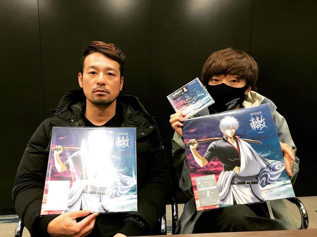 KENTAさんのインスタグラム写真 - (KENTAInstagram)「明日はとうとう上映日！ #銀魂 THE FINAL  楽しんでください😊  色々ラジオコメントなんかも出るので、お聞き逃し無く！  #spyair  #轍」1月7日 12時02分 - kentaspyair