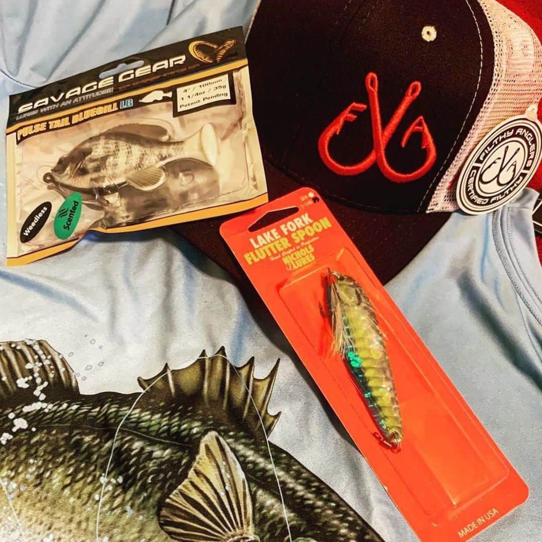 Filthy Anglers™さんのインスタグラム写真 - (Filthy Anglers™Instagram)「We are at the halfway point of the week my friends. Time to showcase one of our newest hats our 3D Red hooks trucker hat. Our friend @bigfish_lilfish was lucky enough to get one under his tree this Christmas. Grab yours today at www.filthyanglers.com #fishing #filthy #filthyanglers #outdoors #hat #bassfishing #anglerapproved #hunting #icefishing #catchandrelease #water #nature #trout」1月7日 12時11分 - filthyanglers