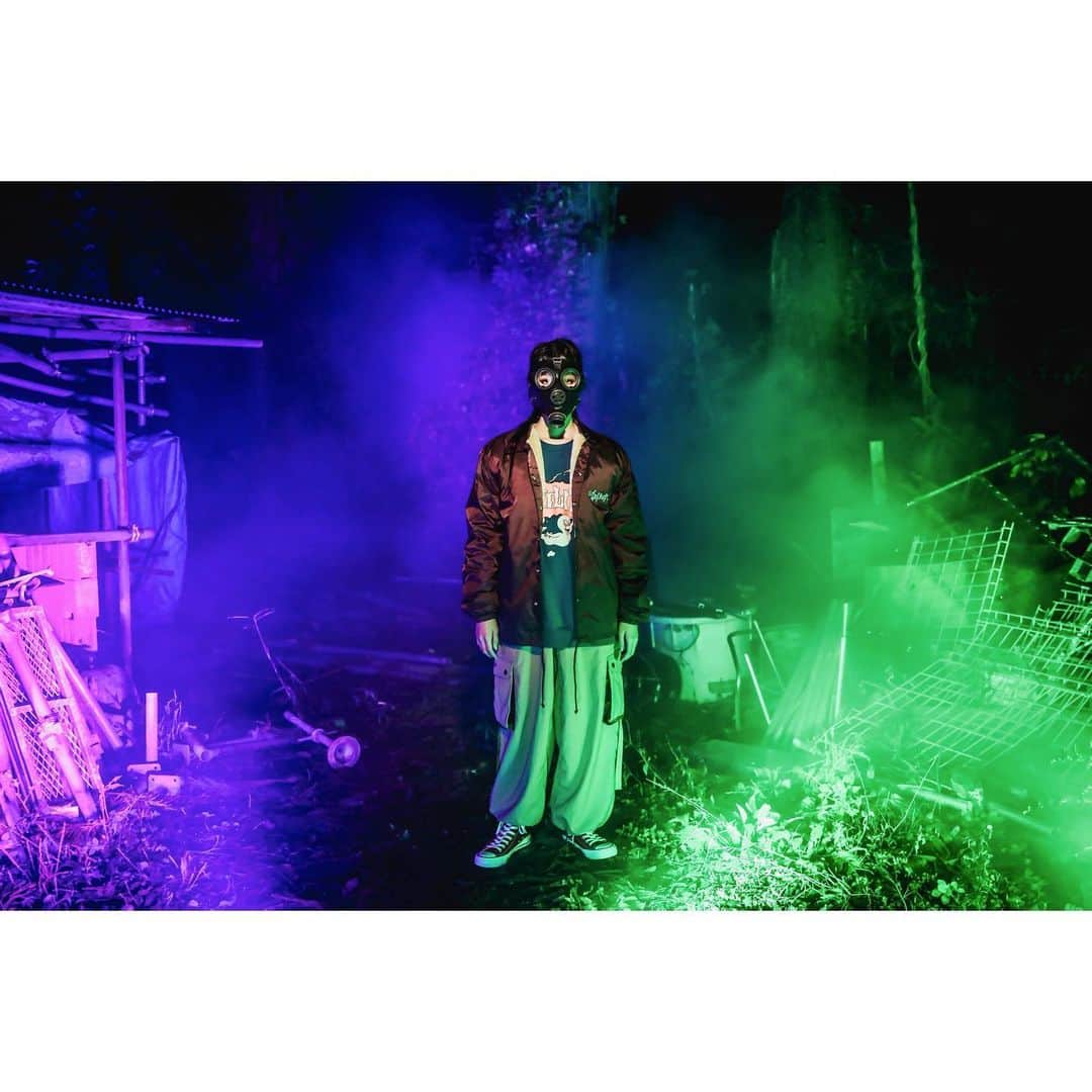 のインスタグラム：「EFFECTEN( @utilityharajuku )2021S/S 『Plan B』﻿ ルックのディレクションとスタイリングを担当しました。﻿ model @su__ke  photograph @yamada_mphoto  hair & make @narumi.co  direction & styling @shogo_tachibana ﻿ lighting : MGS Lighting coordinator : Shingo Tatai #utilityharajuku #effecten #lookbook #photography #styling #2021ss」