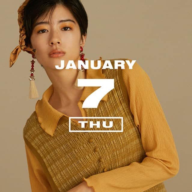 NYLON JAPANさんのインスタグラム写真 - (NYLON JAPANInstagram)「1月7日『天ぷらの日』。天ぷらを祝したユニークな記念日は、エビ天ライクにドレスアップ！  NYLON.JPでは「365日、毎日がアニバーサリー」をテーマに、ファッショナブルでユニークなスタイリングを毎日提案しているよ！  http://www.nylon.jp/365  MODEL：YUI SAKUMA（PLATINUM PRODUCTION） @YUI_SAKUMA_OFFICIAL  #365anniversary #fashion #makeup #bomdiaeauty #style #今日は何の日 #make #nylonjapan #nylonjp #coordinated #coordinates #ootd #outfi #coordinate #photography #beautiful #photooftheday」1月7日 12時38分 - nylonjapan