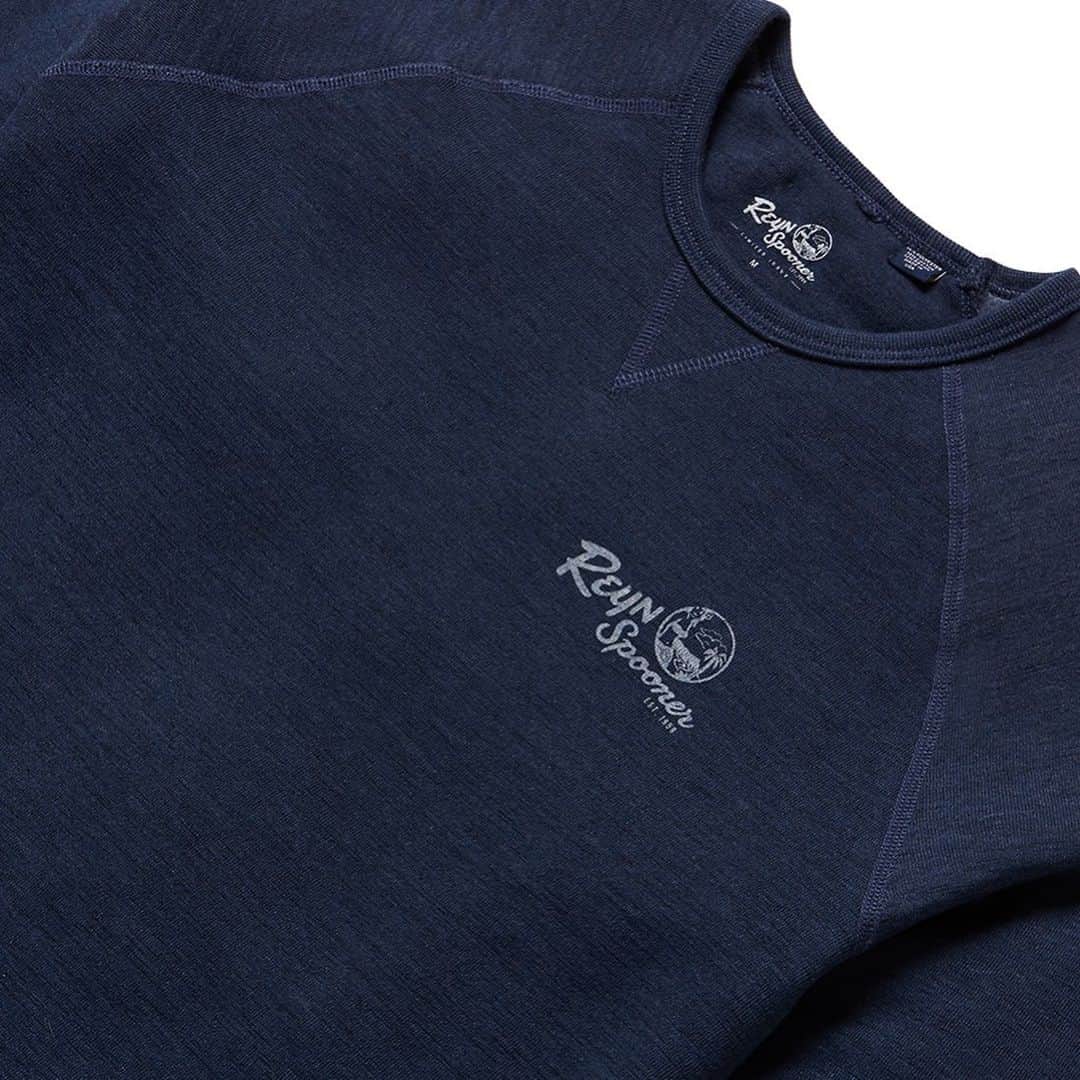 レインスプーナーのインスタグラム：「The perfect raglan sleeve fleece with a subtle chest logo to get you through the chilly winter nights. Made using the softest cotton we could find, comfort guaranteed. . . #reynspooner」