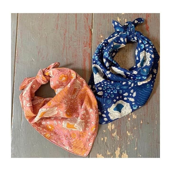 マッタのインスタグラム：「Adding a bit of color and texture wherever we go.⁠ ...seen here our Booj Bandanas. ⁠ Image from @tivolimercantile」