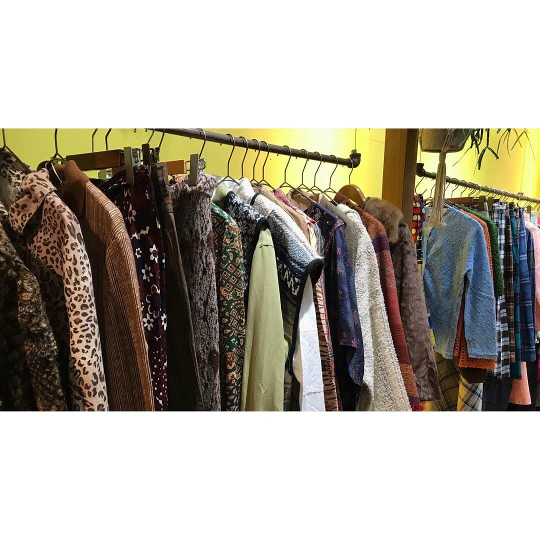のインスタグラム：「【2021 NEW ARRIVALS】﻿ 年始初売りは沢山のご来店誠にありがとうございました。﻿ ﻿ 新たに厳選した今すぐ使えるアイテムを﻿ メンズ/レディース共に大量入荷です。﻿ ﻿ また、店内一部は最大40%OFFの﻿ NEW YEAR SALEも行っております!﻿ ﻿ 皆様のご来店心よりお待ちししております。﻿ ﻿ #dracaena_kichijoji#古着屋ドラセナ#ドラセナ#古着#sigma #kichijoji #vintagefashion #fashion#vintagestore#vintage#used#vintageclothing #military #vintagemilitary #newyear #newyearsale」