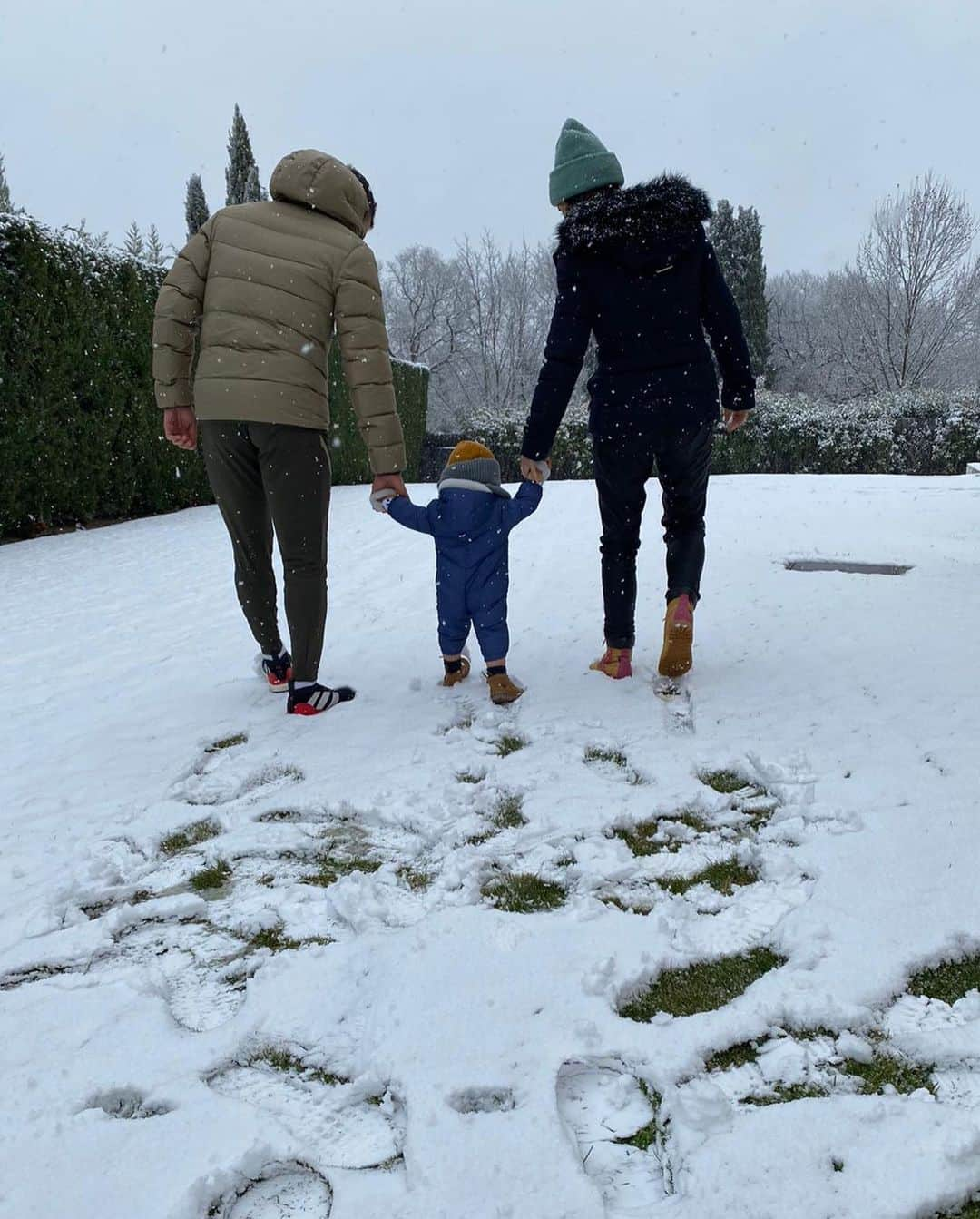 コケさんのインスタグラム写真 - (コケInstagram)「𝐄𝐧𝐞𝐫𝐨 𝐞𝐧 𝐌𝐚𝐝𝐫𝐢𝐝 ☃️❤️ #Family #Winter」1月7日 23時33分 - koke6