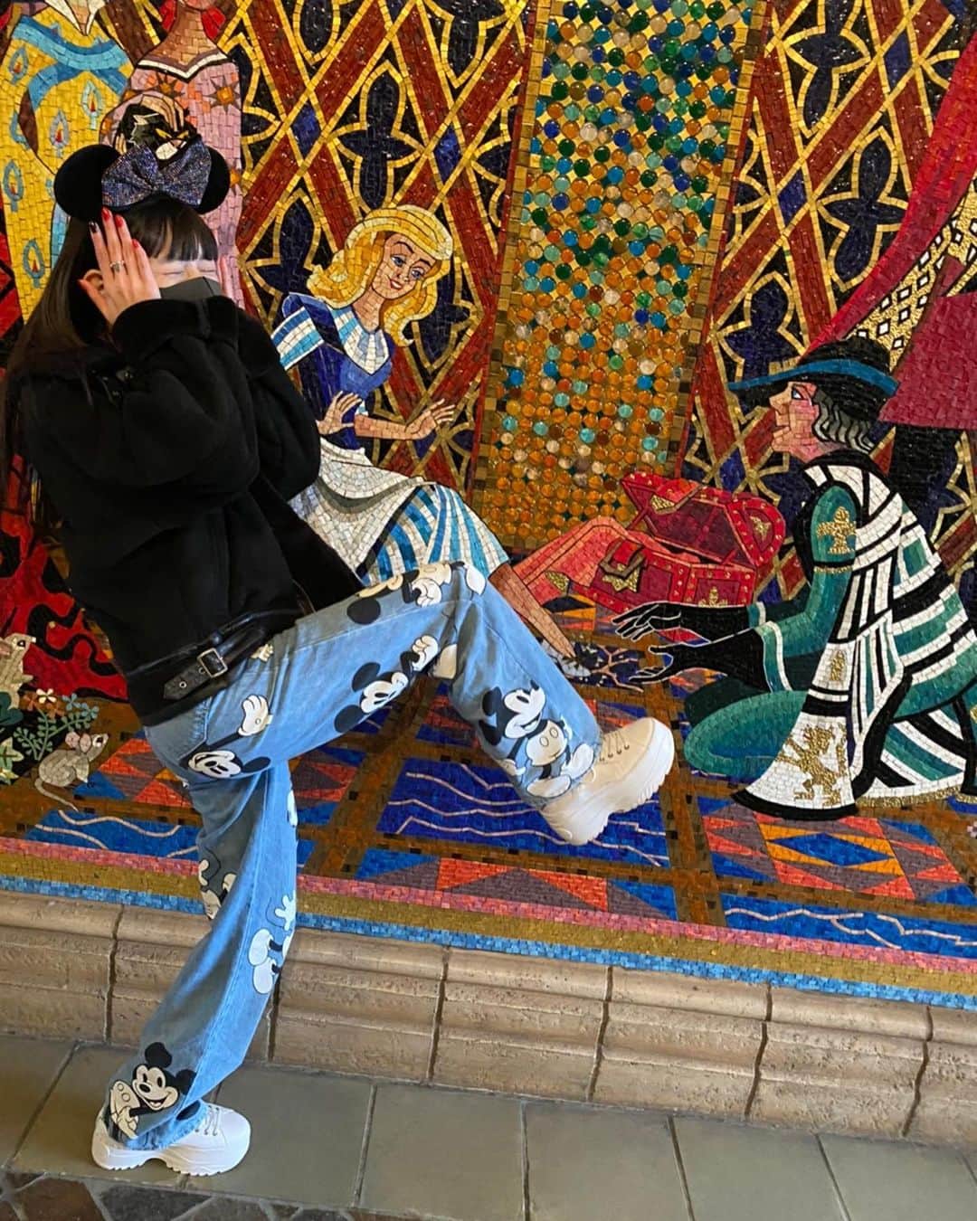 中澤瞳さんのインスタグラム写真 - (中澤瞳Instagram)「ガラスの靴順番待ち  履けなかった😦」1月7日 23時42分 - hitomi.nakazawa