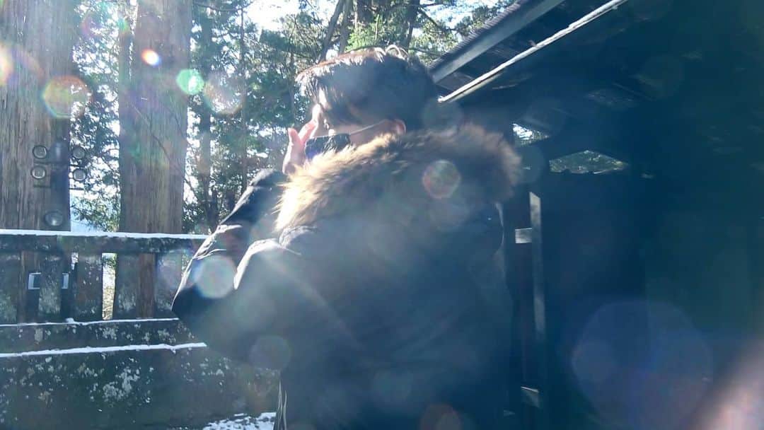 梅川壱ノ介（舞踊家）のインスタグラム：「先日の日光での一枚。  そして、本日３８歳になりました。 まだまだ未熟者ではございますがこうして毎日幸せに暮らしていることに心から感謝し、今日は両親に感謝のメールをしました。  また１年、大切に次の階段を登っていきたいと思います。  これからもどうぞ宜しくお願いします。 いつもありがとうございます！  #梅川壱ノ介 #舞踊家 #誕生日 #38歳  #時が経つのは早い #日光」
