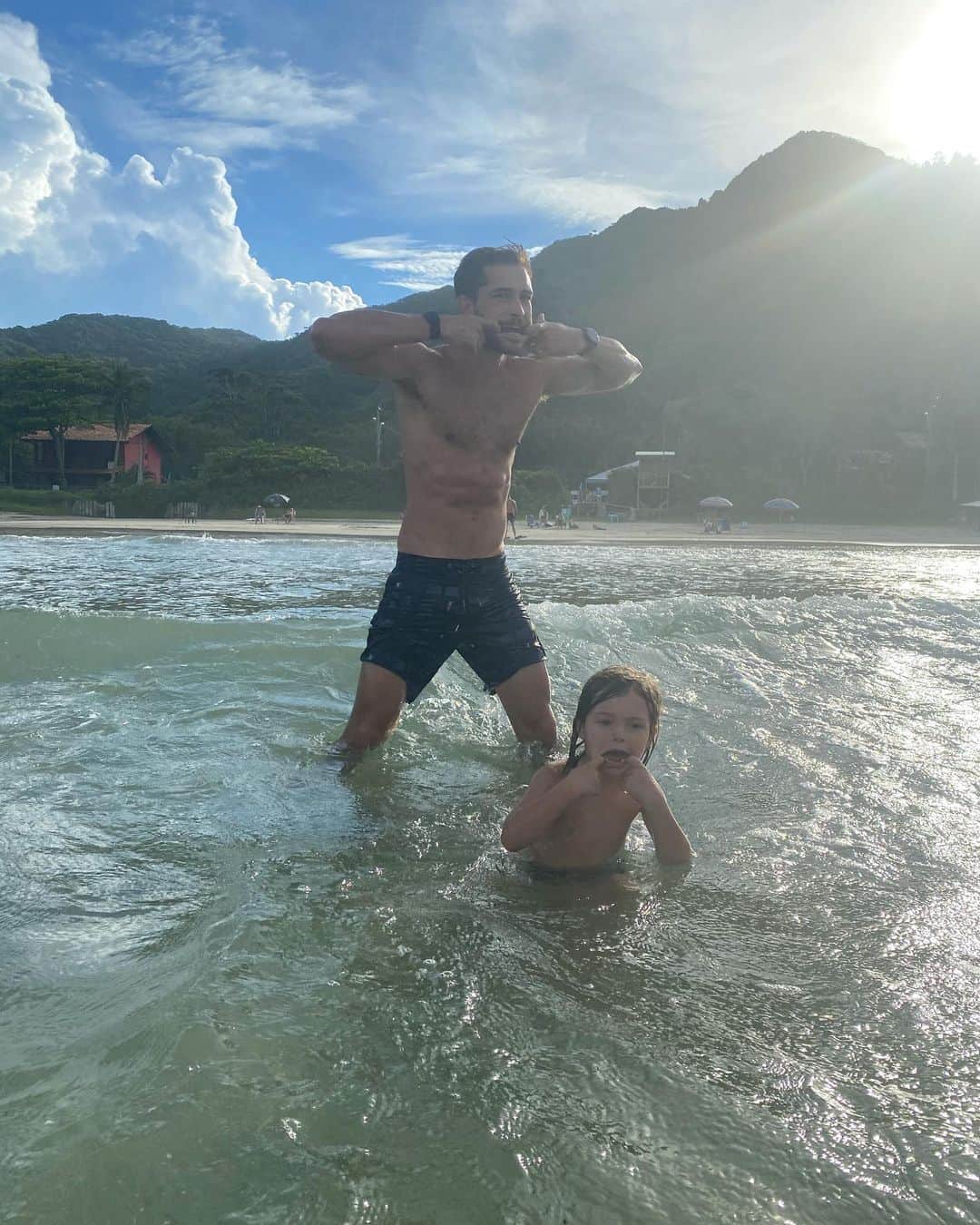 フランシスコ･ラチョースキーのインスタグラム：「Endless summer ☀️ endless fun」