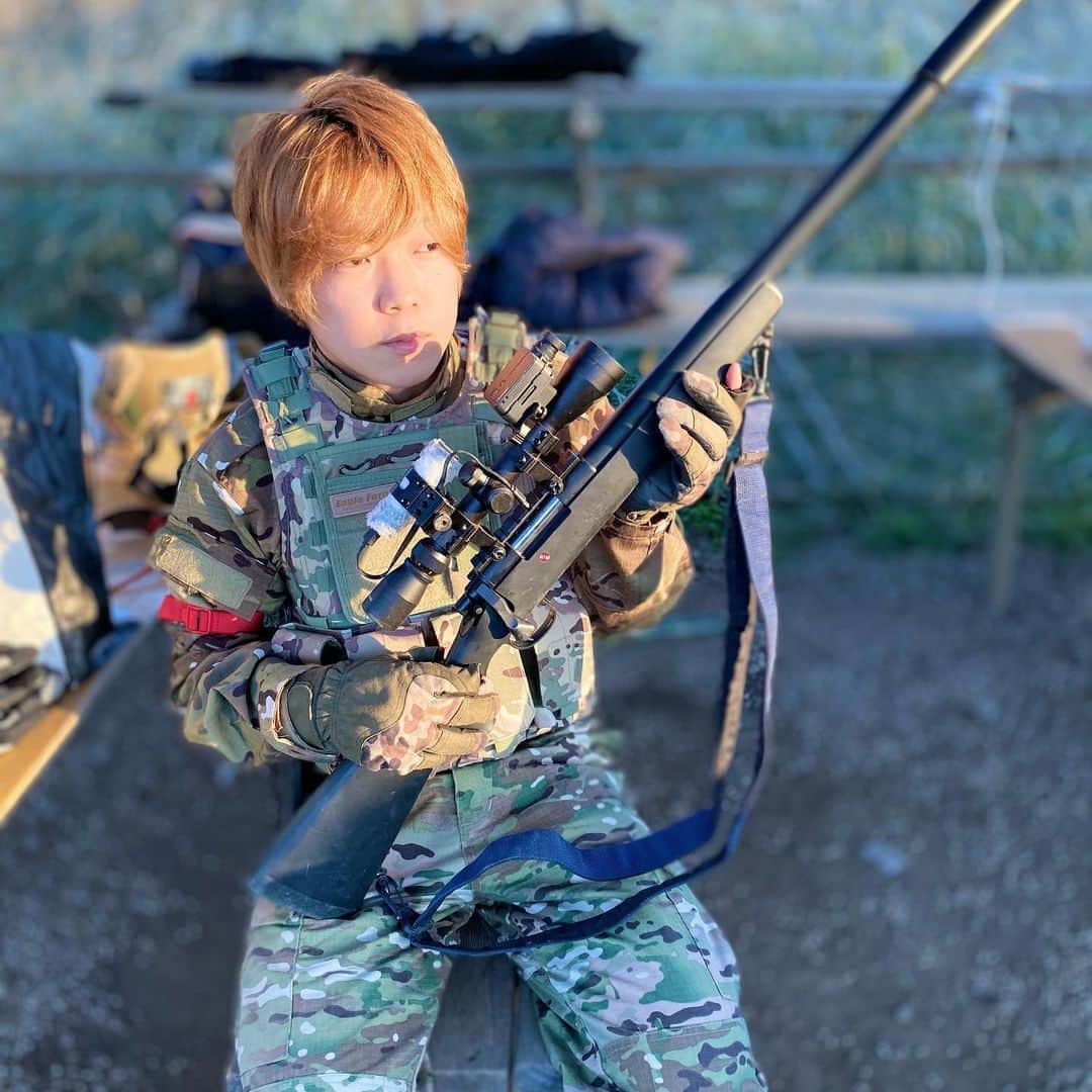 きんふんぱーりーのインスタグラム：「サバゲー行ってきた🔫  #サバゲー #heads川越 #サバゲー女子 #サバゲー装備 #オタク #チー牛 #陰キャ #コスプレ #cosplay」
