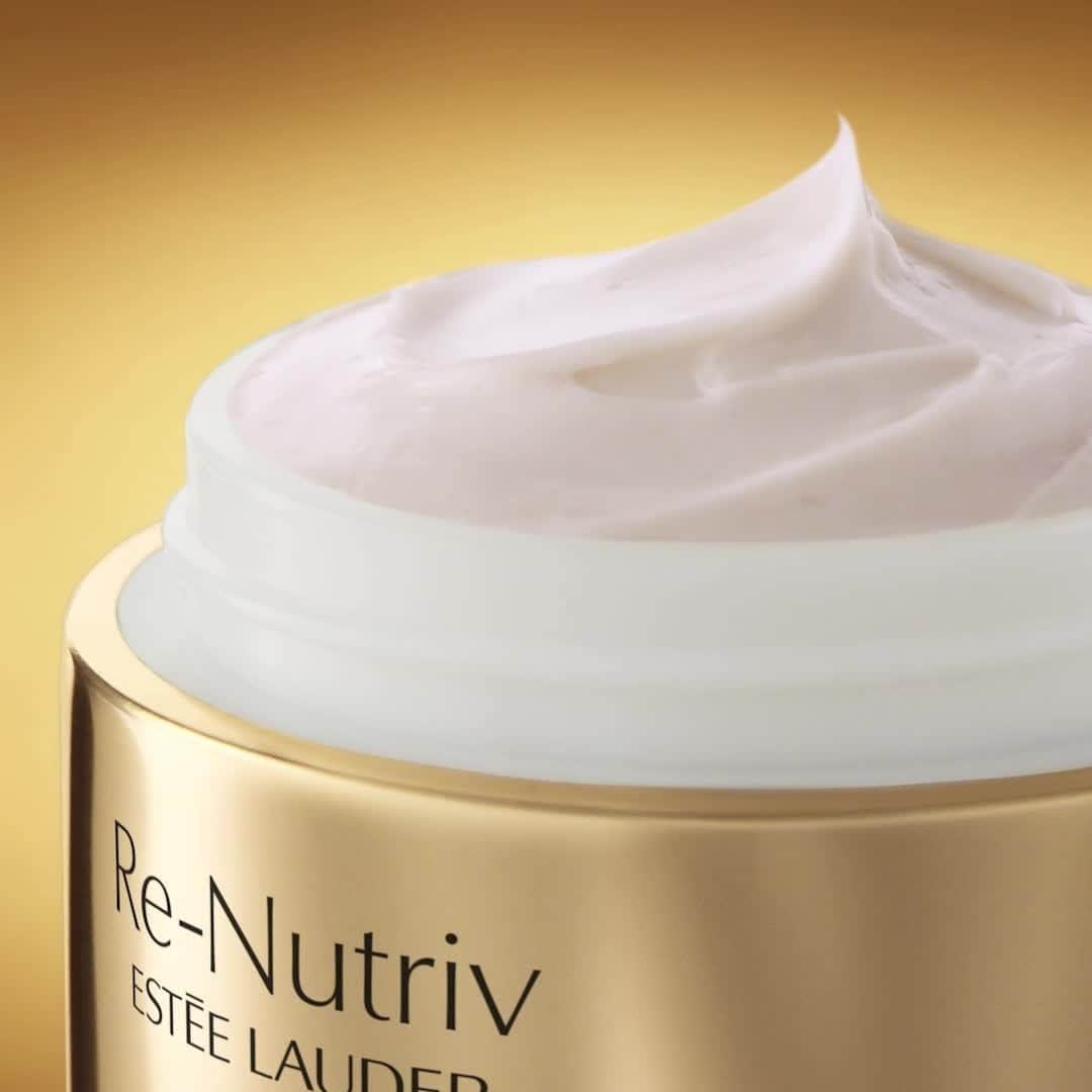 エスティローダーのインスタグラム：「This Silky, Smooth, and Indulgent Creme is the secret to infinite beauty ✨ Add luxury to your #skincareroutine with #Renutriv Ultimate Lift Regenerating Youth Creme. Skin will look firmer and lifted, so you can have a stunning glow!✨ Tap to shop!」