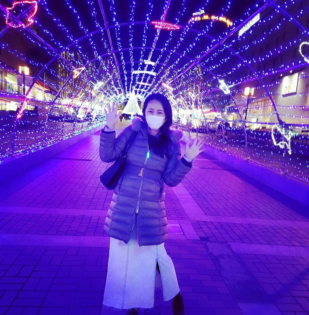 常世晶子さんのインスタグラム写真 - (常世晶子Instagram)「イルミネーションを見ると嬉しくなっちゃう人(^_^ゞ  冬は空気が澄んでいて何かときれい❄️  #暖かくしてお休みください😊💤 #おやすみなさい」1月8日 0時29分 - tokoyo_shoko