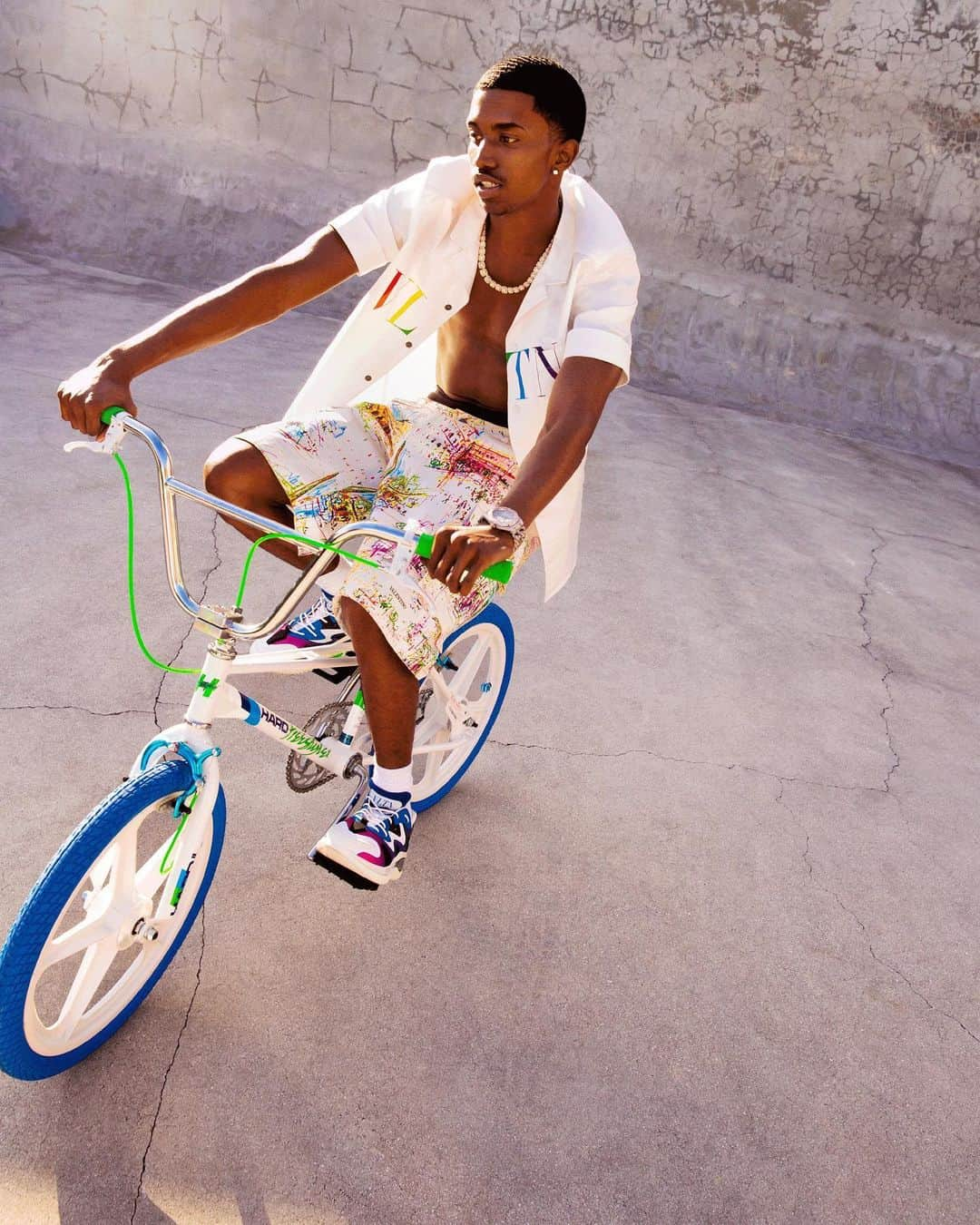 カリーヌ・ロワトフェルドさんのインスタグラム写真 - (カリーヌ・ロワトフェルドInstagram)「Kicking-off the new year with a shoot we did in Miami remotely from Paris ☀️ @kingcombs is shot by @dvnchrstphr wearing @maisonvalentino. Loving this 90’s feel 💕 produced by @crstudio」1月8日 0時33分 - carineroitfeld