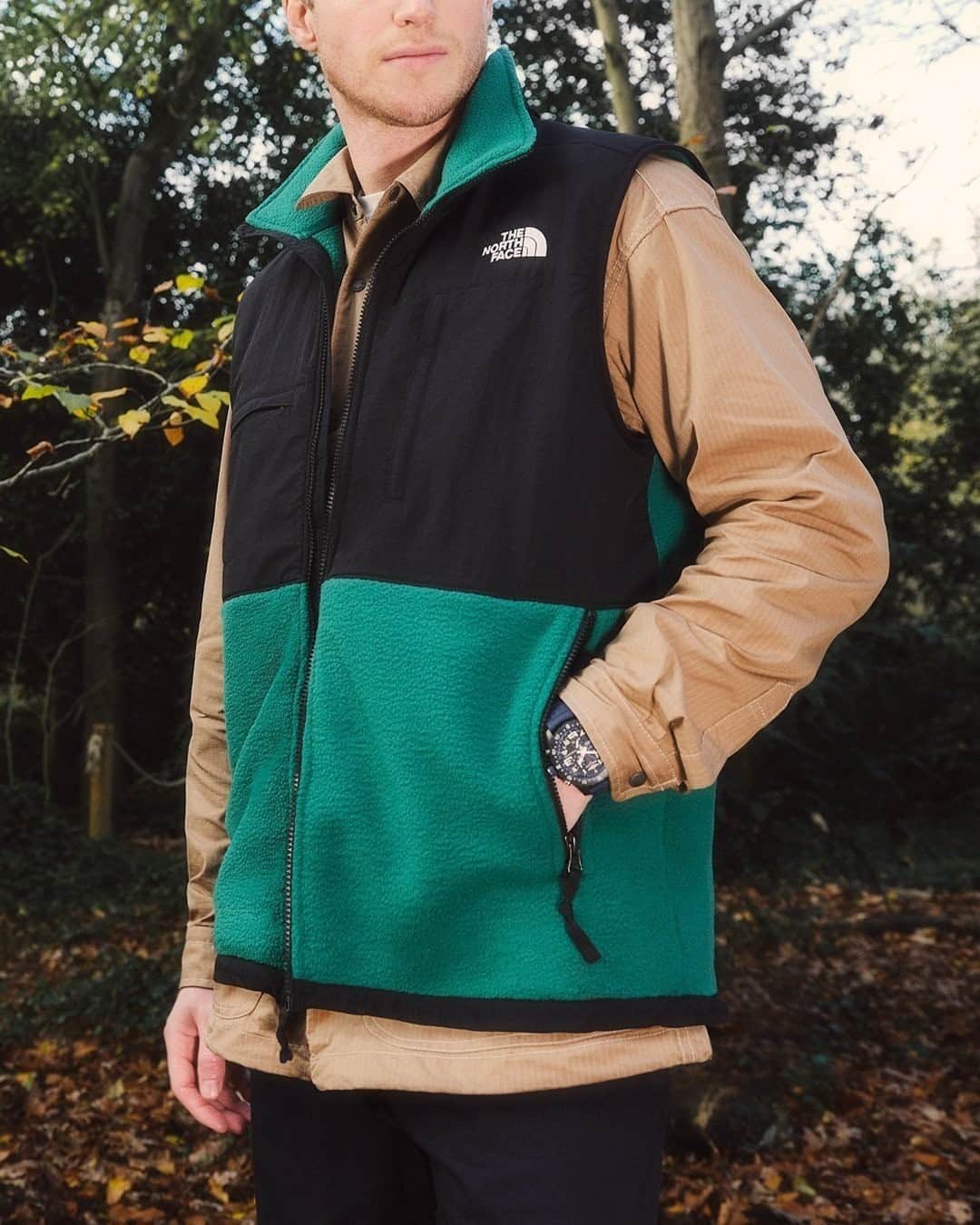 MR PORTERのインスタグラム：「Take a hike 🥾 Whether you're training for a challenge (Three Peaks, anyone?) or just upping your daily steps—we've got the gear to help you up your game. Head to the link in bio to shop the edit.」