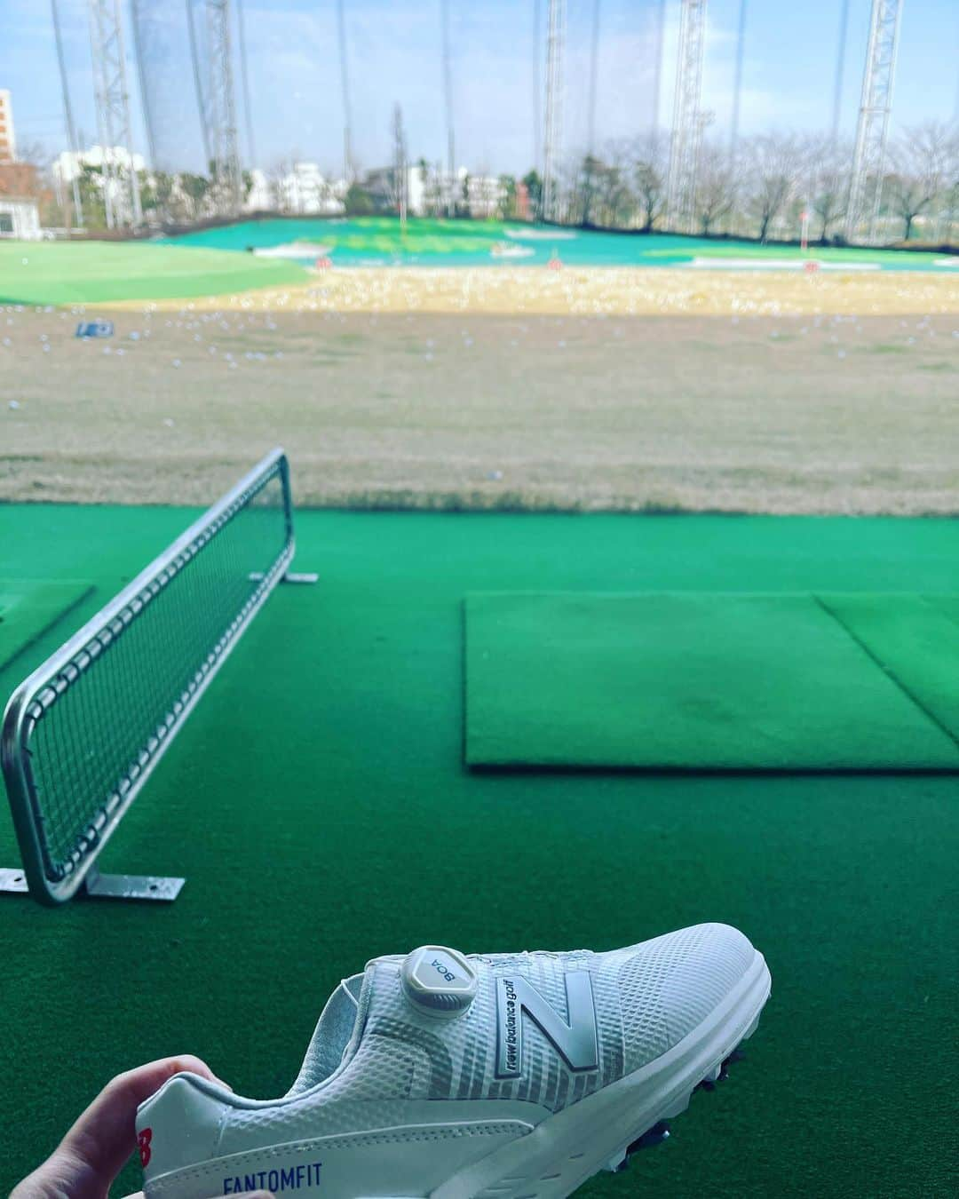 丸山桂里奈さんのインスタグラム写真 - (丸山桂里奈Instagram)「ゴルフ、ちょっと始めました😃🎵⛳️ なんでも形からと、かなり洋服代かさんでます😤無駄遣い減らさないと、やばいー😤 少しづつ、体動かしながらね⛳️  #ゴルフ #はじめました #球繋がり #球の絆 #新しいことてウキウキするね #いい意味で #インスタバエ」1月7日 16時00分 - karinamaruyama