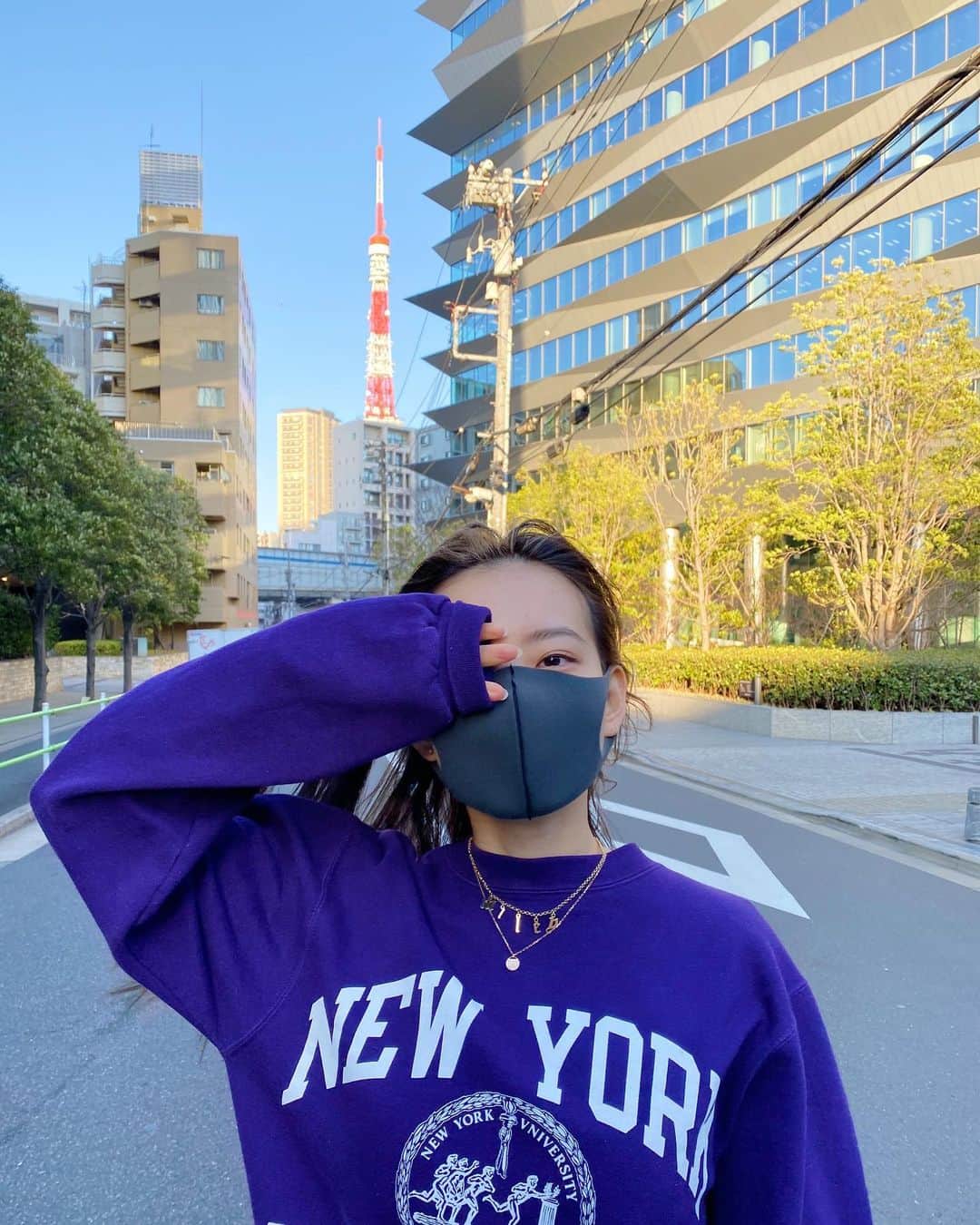 青山舞莉のインスタグラム：「for a better tomorrow  @aixjewelry_official   自然と切れると願いが叶っちゃったり✨ #aixjewelry #エクスジュエリー #アクセサリー #ネームネックレス #奇跡の」