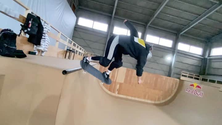中村貴咲のインスタグラム：「@sakura_yosozumi park❤️ ありがとううう☺︎ @kinoshita_group_sports  @akiko_lawson  @asics_sportstyle_jp  #asicsskateboarding  @bonesbearings  @independenttrucks  @powellperalta  @protec  @stance_japan  @five_cross_skatepark  @goodskates_inc  #skatergirl #skateboard #girlsskater #skatepark #スケボー#スケボー女子 🎥 by @mami_tezuka」