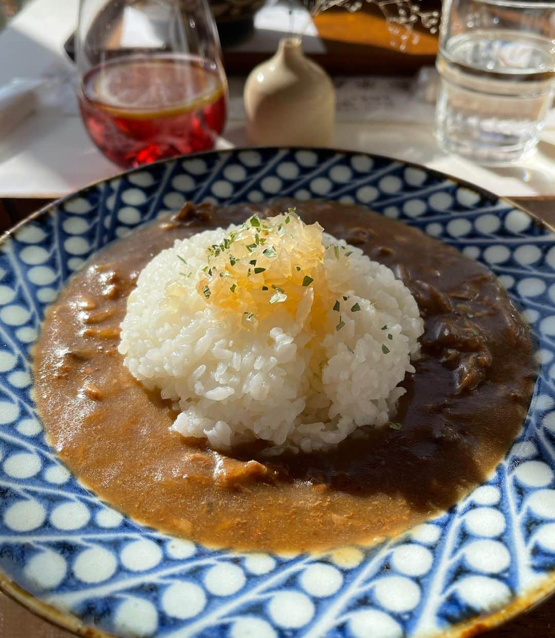 熊田マリエスターさんのインスタグラム写真 - (熊田マリエスターInstagram)「七草粥の日だね〜  確かにそろそろ胃を休めてあげなきゃいけない頃だけど  私は発酵ランチをいただきました  アドベリー酢のソーダ割りを飲みながら  発酵米麺(ミーセン)  大好きな すんきとパクチーも乗って  発酵ハヤシライスも美味  ご馳走さまでした  #発酵デパートメント #酢好き #発酵食品 #腸活」1月7日 16時28分 - marie_esther_kumada