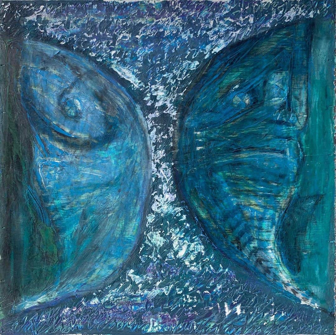 ヒョンミン のインスタグラム：「“심판의 모래시계”  50 x 50cm Mixed Media on wood panel, 2021」