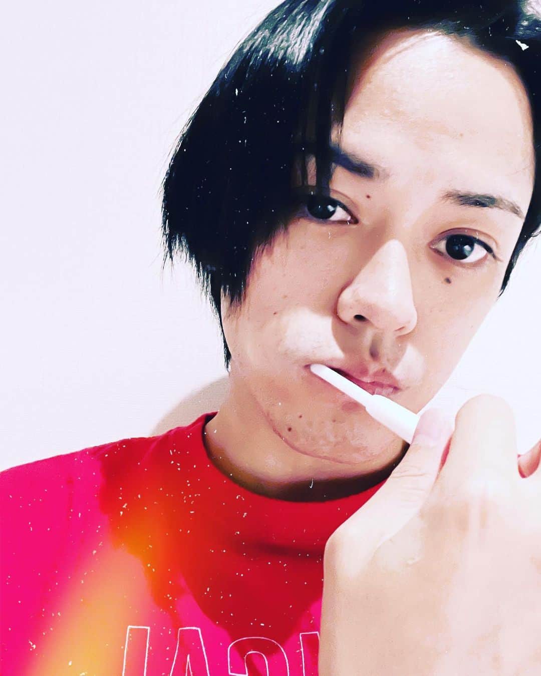 前田隆太朗のインスタグラム：「なんかマスクつけてない写真あげてねーなと思いまして。 #歯磨き」