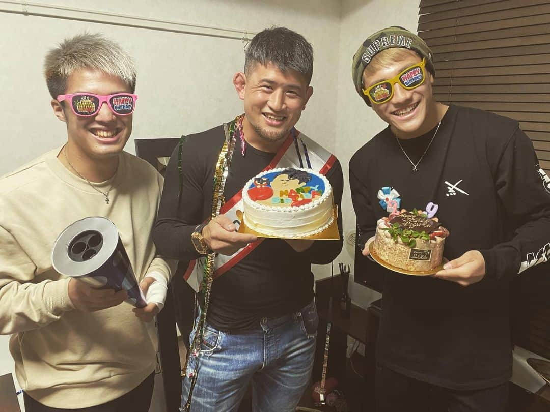 田丸辰さんのインスタグラム写真 - (田丸辰Instagram)「. HIROYAさんに龍聖とサプライズしてきた🎉 喜んでくれて良かった！笑  最後の20代楽しんで下さい✨ 本当におめでとうございます♪ #誕生日 #サプライズ #HIROYA #龍聖」1月7日 16時40分 - toki.tamaru