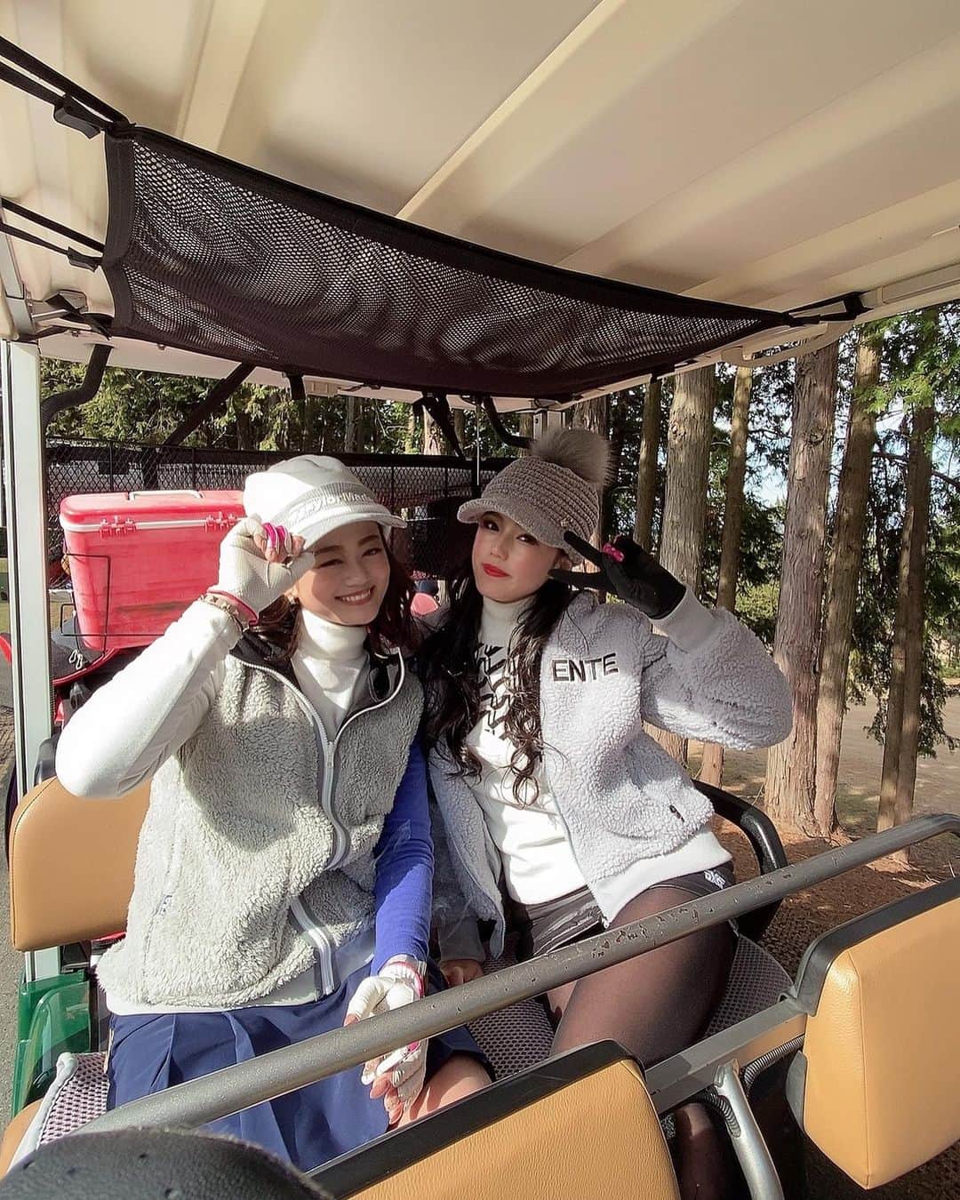 真木しおりさんのインスタグラム写真 - (真木しおりInstagram)「今年初打ち❤️  101でした~。  1ヶ月ぶりぐらいのゴルフ。 久々にコース行ったらテンションあがるぅ❤️  #ゴルフ#ごるふ#golf#골프 #ゴルフウェア #ゴルフ女子#골프웨아#골프스타그#golfstagram#golflife#golfswing #골프웨어 #골프스윙 #골프여자 #instagood #instagram #pxg #lecoqsportif」1月7日 16時40分 - maki_shiori_dayo
