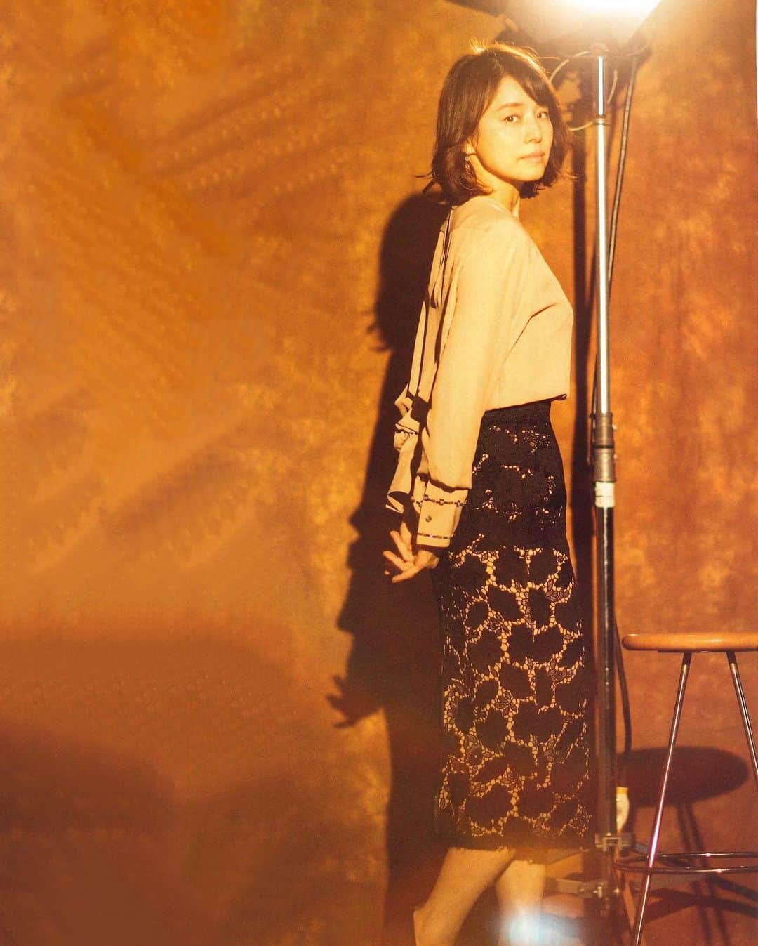 Taki Tanakaさんのインスタグラム写真 - (Taki TanakaInstagram)「@yuriyuri1003 in #N21  #ヌメロヴェントゥーノ を着た美しい#石田ゆり子 さん。 #東京カレンダー  #numeroventuno  @numeroventuno  @iza_official  #instorenow SHOPIZA.com  #izastagram」1月7日 16時48分 - tanakataki
