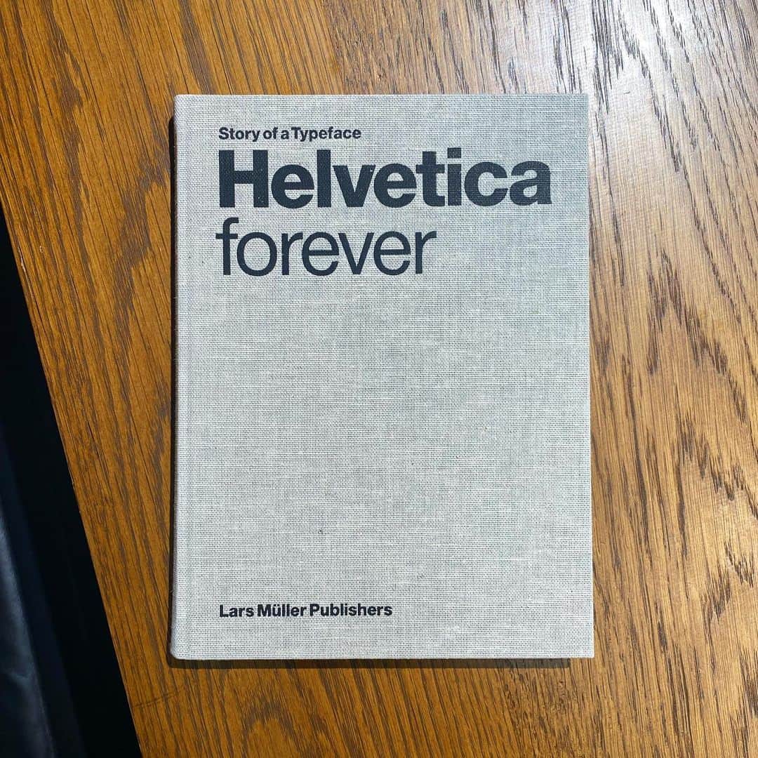 小川哲史のインスタグラム：「確かに。  #helvetica」