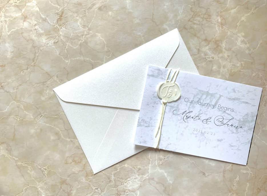 ARCH DAYS Weddingsさんのインスタグラム写真 - (ARCH DAYS WeddingsInstagram)「【今日のコラム】結婚報告のカードを送ろう！大理石風デザインの無料テンプレート🦢﻿ ﻿ _ _ _ _ _ _ _ _ _ _ _ _ _ _ _ _ _ _﻿ ﻿ ﻿ 大切な人たちと気軽に会って、直接結婚の報告をすることが難しくなってしまった最近。﻿ ﻿ ハガキやお手紙で、ふたりの気持ちを届けてみませんか？✨﻿ ﻿ ダウンロードするだけで簡単に作れる無料テンプレートを配信中です𓆸﻿ ﻿ ﻿ _ _ _ _ _ _ _ _ _ _ _ _ _ _ _ _ _ _﻿ ﻿ ﻿ ▽記事に飛ぶには﻿ ストーリーズからリンクをチェック﻿ ﻿ ﻿ -----﻿ ﻿ ﻿ DIYコラムのモデルになってくれる花嫁さんを大募集🤍﻿ ﻿ @archdays_weddings をフォロー＋ #archdays花嫁 をつけて投稿するだけで応募完了！﻿ ﻿ ARCH DAYSのプロフィールブックやウェルカムボードなど、DIYコラムのモデルさんとして、編集部からお声がけをさせていただきます💄﻿ ﻿ 沢山のご応募お待ちしています♩﻿ ﻿ ﻿ -----﻿ ﻿ ﻿ ▽ARCH DAYSトップページはこちらから☑︎﻿ @archdays_weddings﻿ プロフィールのリンクから﻿ ﻿ ▽KIDS & BABYのパーティーアイディアはこちら☑︎﻿ @archdays﻿ ﻿ ﻿ -----﻿ ﻿ ﻿ ARCH DAYSに会員機能ができました💁‍♀️﻿ ﻿ 気になる記事や写真をクリップして、もっと便利に！自分だけのページを作れます📎﻿ ﻿ また、会員登録をしてマイページからパートナーを招待すれば、2人でイメージを共有可能に♩﻿ ﻿ ﻿ -----﻿ #archdays #archdays_wedding #アーチデイズ #アーチデイズウェディング #無料テンプレート #ペーパーアイテム #ペーパーアイテム手作り #ペーパーアイテムdiy #結婚式手作り #結婚式diy #花嫁手作り #花嫁diy #プレ花嫁手作り #プレ花嫁diy #ウェディング手作り #ウェディングdiy #ウエディングdiy #結婚式ペーパーアイテム #ウェディングペーパーアイテム #ウエディングペーパーアイテム #結婚報告 #結婚報告ハガキ #結婚報告はがき #ウェディングカード #大理石柄 #大理石風 #マーブル柄 #プレ花嫁 #卒花嫁﻿ -----」1月7日 17時09分 - archdays_weddings