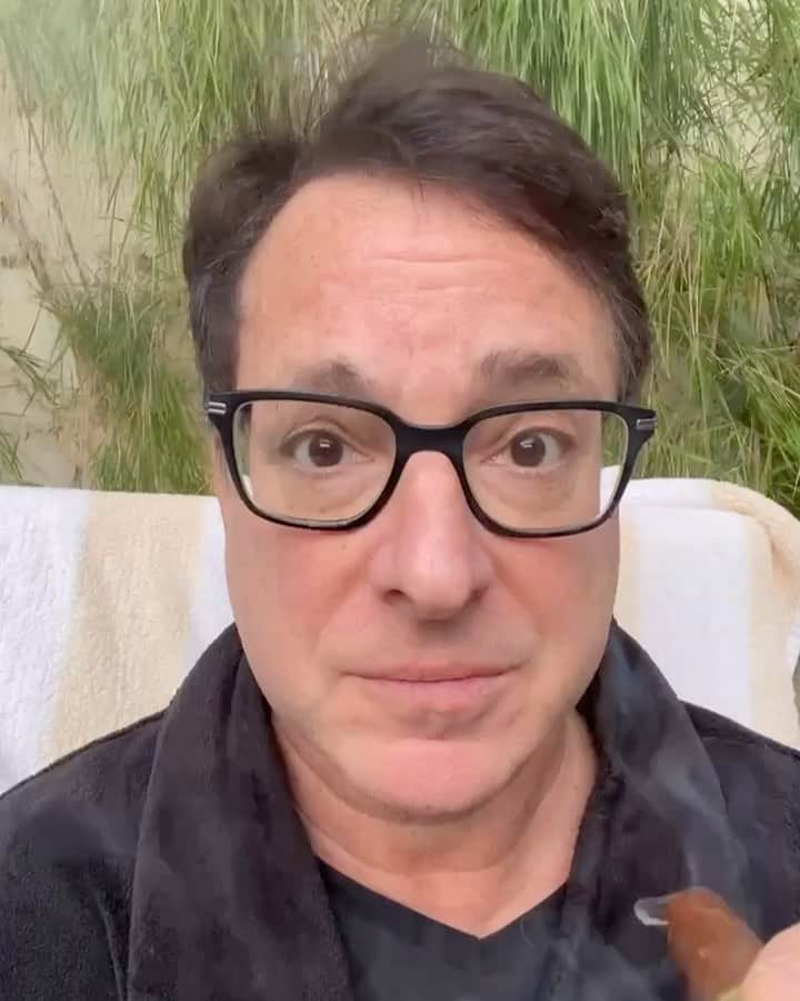 ボブ・サゲットのインスタグラム：「How I dealt with yesterday.」