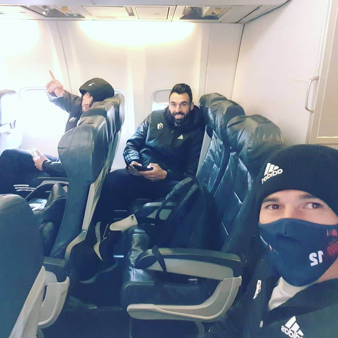 ファクンド・ロンカリアのインスタグラム：「Volviendo a casa con el objetivo realizado  Pensando en lo que viene ... el frio 🥶🥶🤪🤪 Sabado OSASUNA VS REAL MADRID 💪🏽💪🏽」