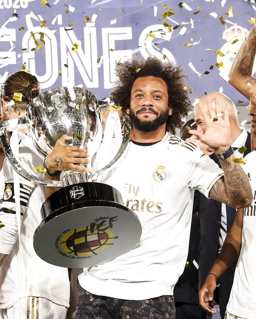 レアル・マドリードさんのインスタグラム写真 - (レアル・マドリードInstagram)「⏳ #OTD in 2007, @Marcelotwelve made his @RealMadrid debut! ➡️📹 🌟 ¡14 años del debut de Marcelo 🆚 el Deportivo! 👉📺 - 🚩 516 matches / partidos ⚽ 38 goals / goles 🏆 22 titles / títulos 🔥 SO MANY MEMORIES! 👉 #RealFootball • #HalaMadrid」1月7日 17時55分 - realmadrid