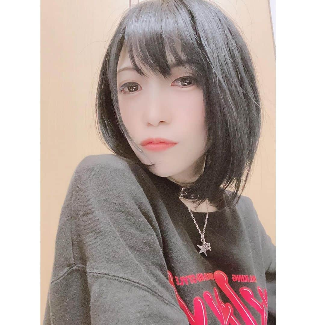 上野菜穂さんのインスタグラム写真 - (上野菜穂Instagram)「寒さヤバい🥶あと貧血で倒れた時に出来た顔の傷痛いw化粧で80%、マスクで100%隠れるけどね。  #夜空奈歩 #yozora_naho #av女優 #首輪女子  #口ピ女子」1月7日 17時59分 - yozora_naho