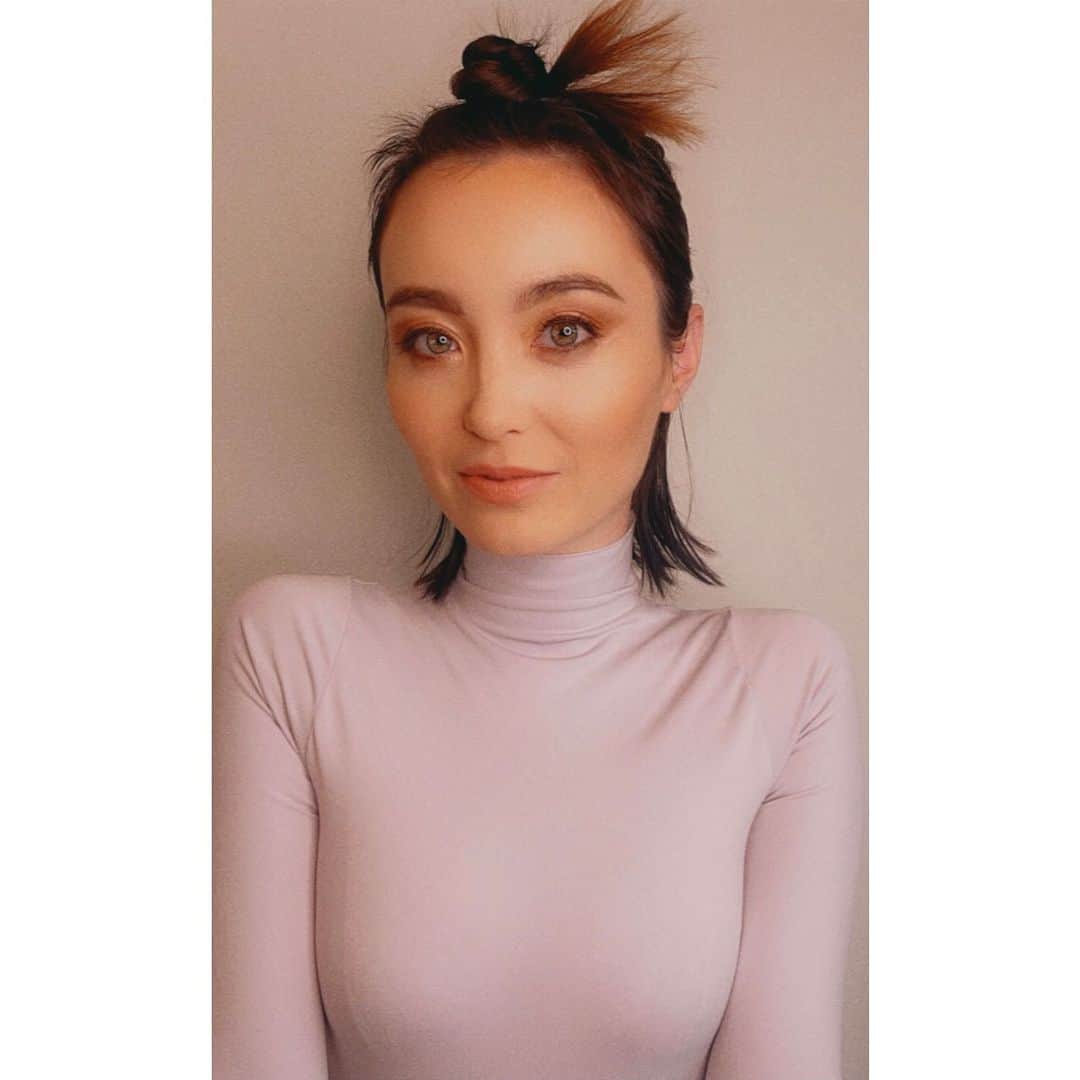 エミ・マイヤーのインスタグラム：「Secret project in the works 🌟 🤫Do you want to see more like this? @jessicafaraday」
