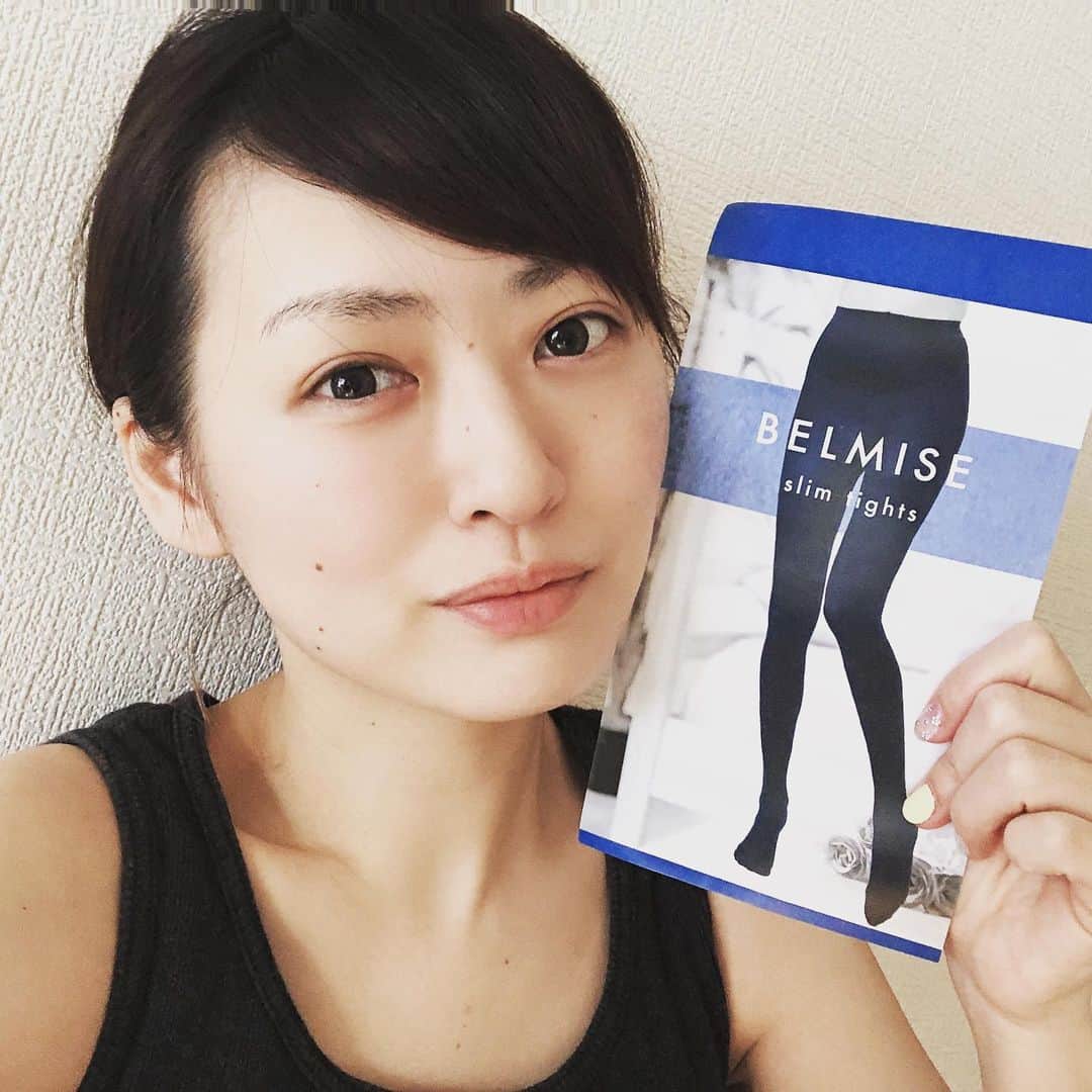 脇田唯のインスタグラム：「👣  7秒に一着売れている着圧タイツ！  https://belcence.shop/smp/shopping/lp.php?p=belmise_st2  自分でダイエットしていて、一番大変なのが下半身痩せ！！  こちらの着圧タイツはしっかりとサポートしてくれるのに苦しくない！ 血流も良くしてくれるので、浮腫知らずに。 寝てる間に履いて、痩せてるとか、ズボラガールでも続けられるし、最高かよっ✨  #ベルミス #着圧タイツ #ダイエット記録 #自粛太り #美脚 #脚痩せ #骨盤矯正 #セルフエステ #pr」