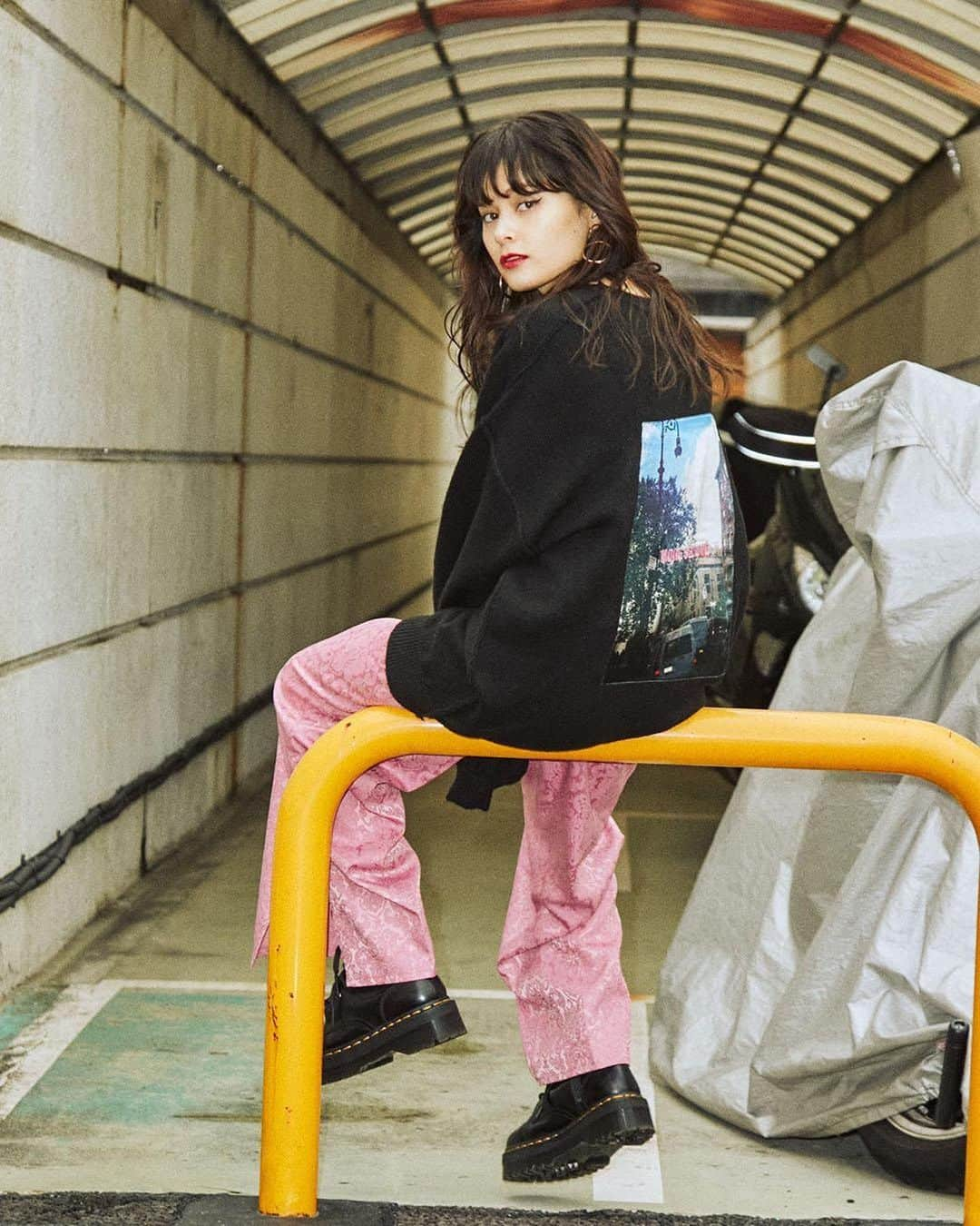 jouetieさんのインスタグラム写真 - (jouetieInstagram)「. 【RECOMMEND ITEM】 . ▼tops バックフォトニット ￥8,800(tax in) IVY/BLK/PPL . ▼tops <PRE ORDER> ジャガードストレートパンツ ￥5,500(tax in) BLK/PNK/BLU . @jouetie_official TOPページURLからチェック✔️ 商品詳細は画像をタップ🛒📌 . #jouetie #jouetie2020aw #jouetie_ootd #fashion #autumn #winter #street #mixstyle #ジュエティ」1月7日 18時07分 - jouetie_official