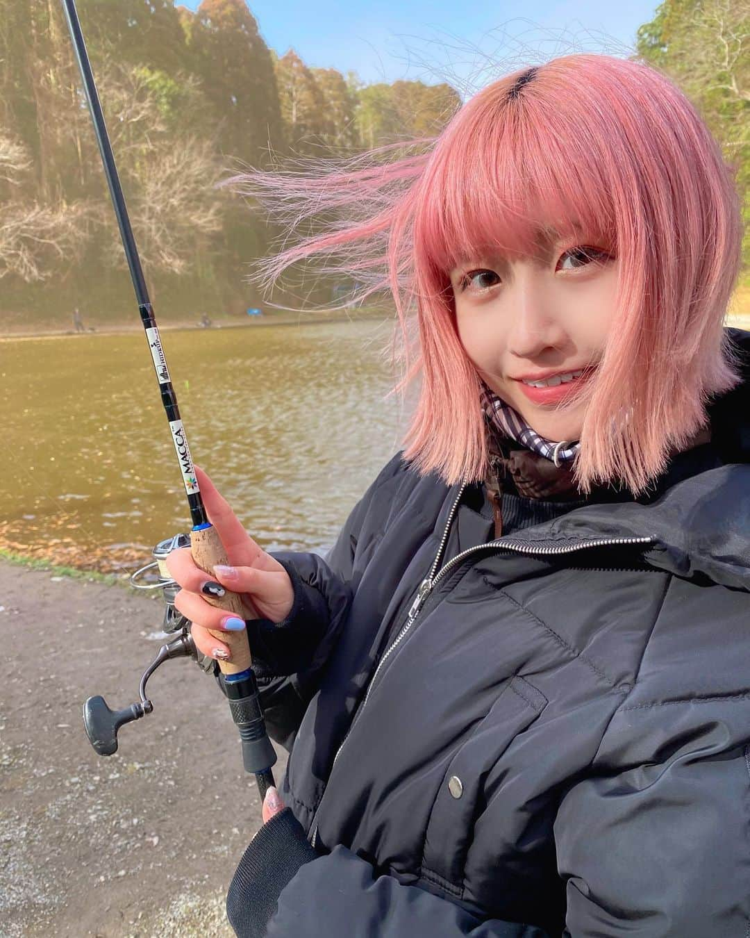 MAYUのインスタグラム：「． いつもお世話になっている皆さん  今年もよろしくお願いします🎣  沢山の魚や人に出会えますように…」