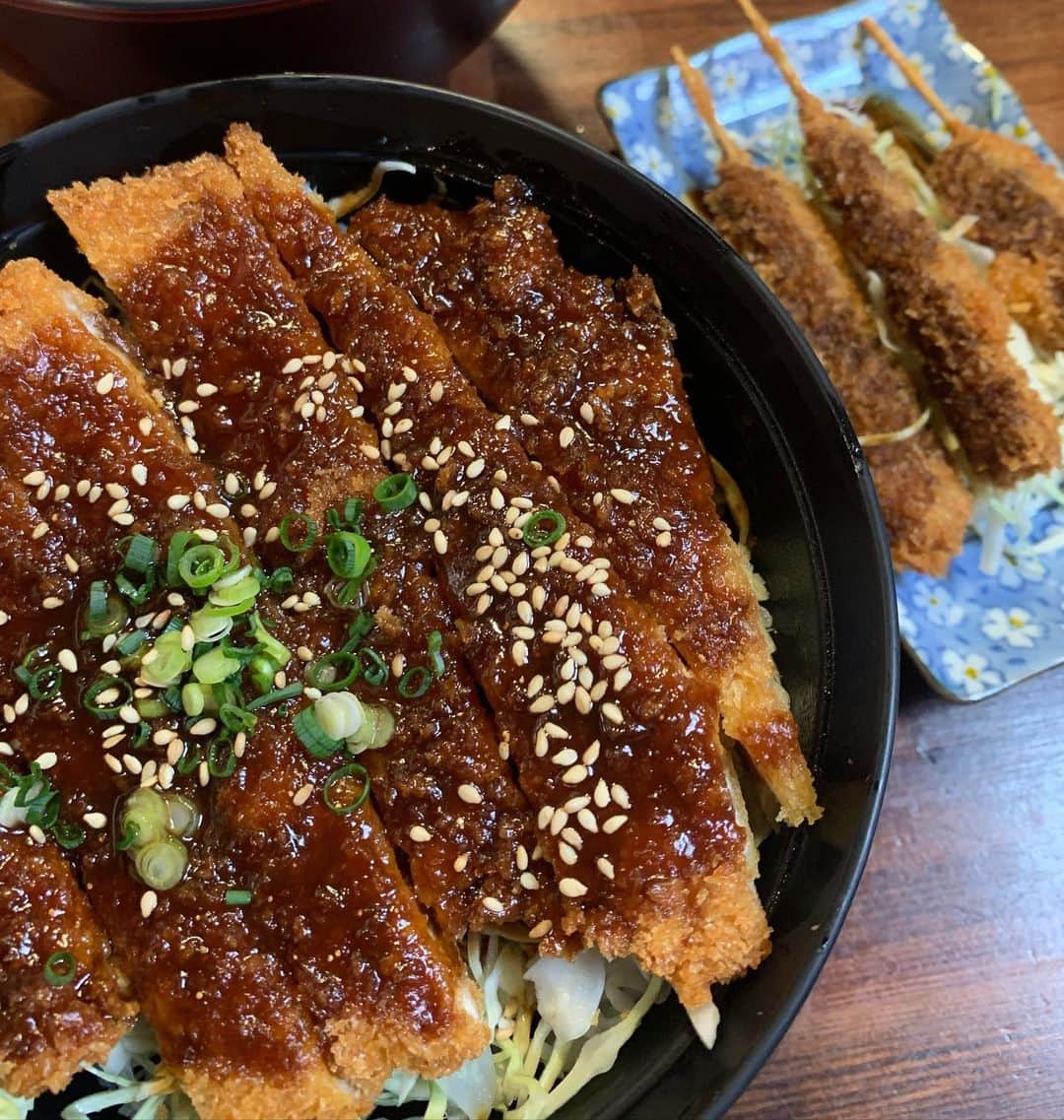 小山星流のインスタグラム：「食テロしたくなる 私のアルバム食べ物多め😊  #名古屋グルメ #名古屋ランチ #味噌カツ #味噌カツ丼」