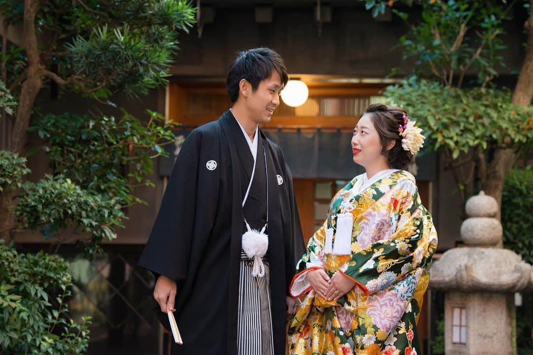 のインスタグラム：「和婚スタイルでは、オンライン相談会も受付中です😊 おうちにいながら、結婚式の相談ができちゃいます❕ お気軽にお問い合わせくださいませ♪ ---------------------------- お二人で、ご家族で、 アットホームな和婚をご希望の方 お気軽に和婚スタイルへご相談下さい。 . . @wakonstyle  プロフィールのリンクから HPをご覧頂けます。 -----------------------------  #神前式#神社婚#和婚#神社 #東京#色打掛#紋付袴 #和婚花嫁#和婚スタイル#白無垢  #引振袖」