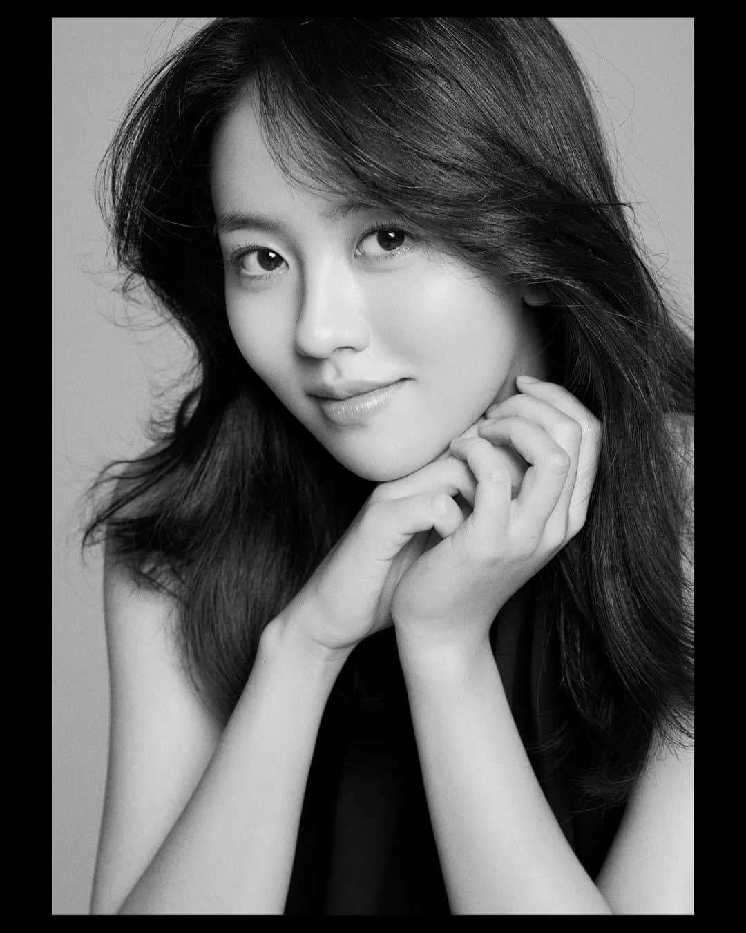 キム・ソヒョンさんのインスタグラム写真 - (キム・ソヒョンInstagram)「🤍🖤」1月7日 19時15分 - wow_kimsohyun