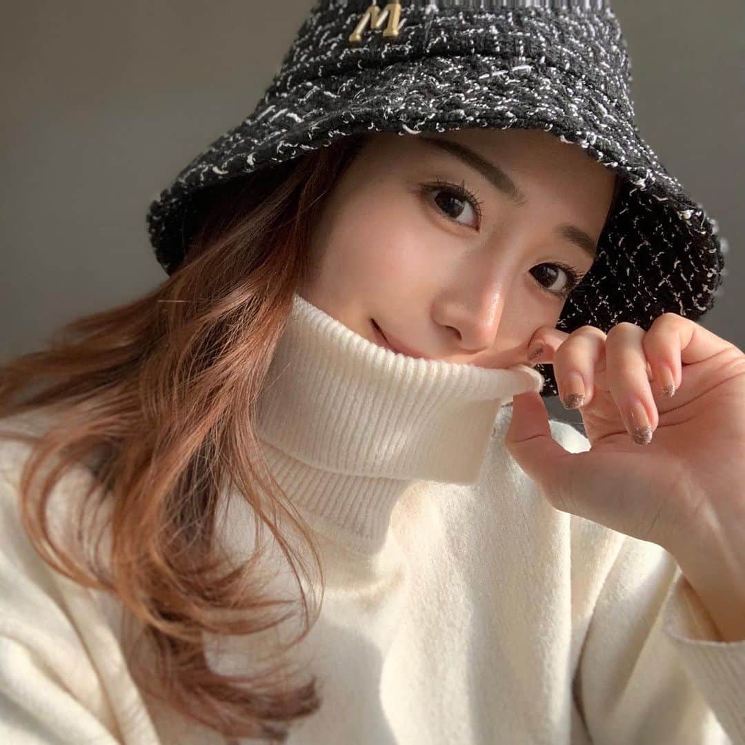藤田麻里のインスタグラム：「新年あけまして おめでとうございます🎍♥️  からもう１週間はやいです☝️  何年もお世話になっている @yukahonda30 さんがネイルサロンを 新しくオープンしました🔥🔥  💅 @siii_iiiki @siii_iiiki @siii_iiiki   @yukahonda30 ネイルが大好きなので どこまでも追いかけようと思います☝️  皆様もぜひ🥰✨✨✨  #本年もどうぞ宜しくお願い申し上げます」