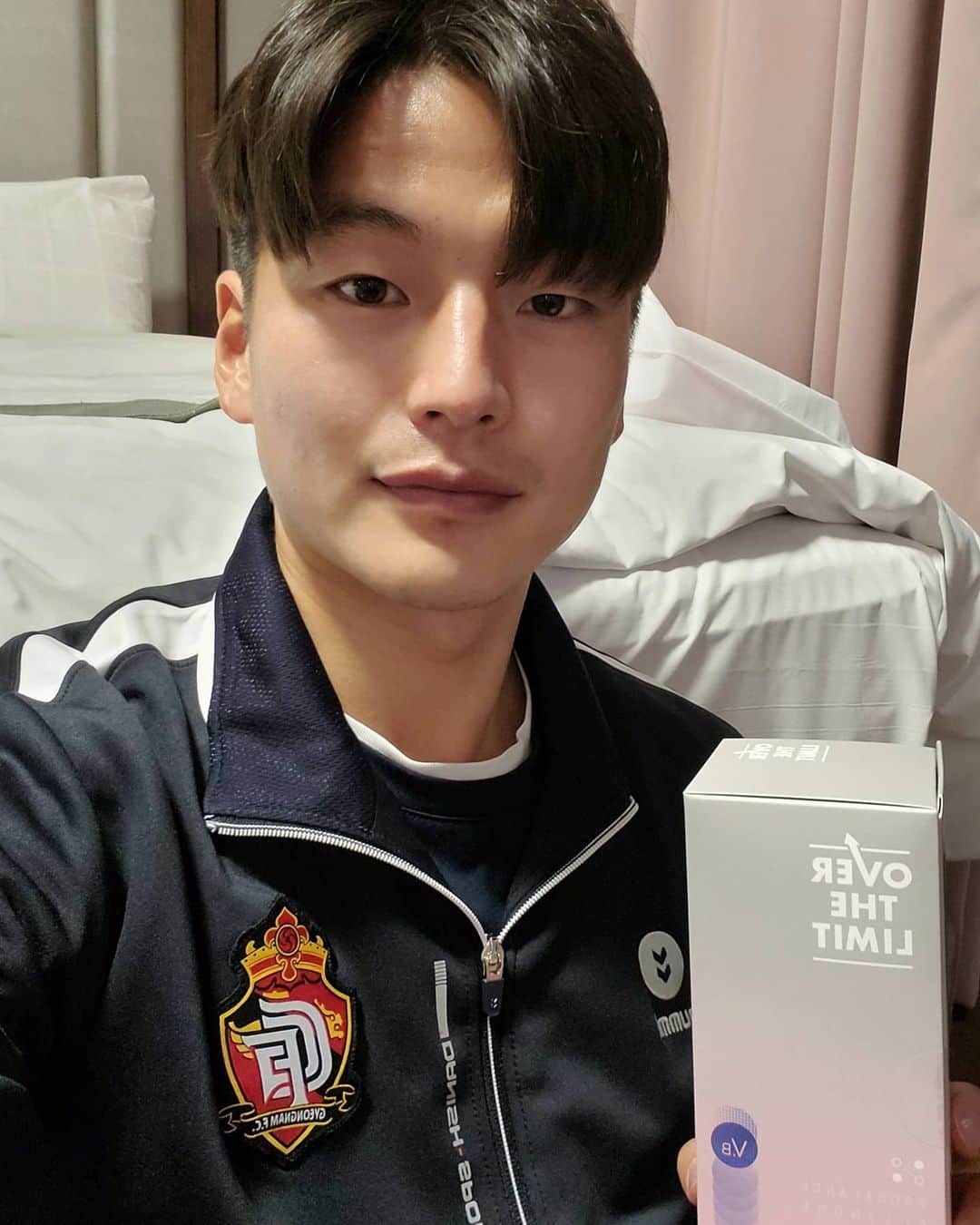 ペ・スンジンのインスタグラム：「무조건 운동전후론 프로밸스올인원, 하루의시작과 마무리^^이번동계훈련도 부상없이 화이팅😀  @probalance_official @overthe__limit   #limit#overthelimit#리밋#프로밸런스올인원」