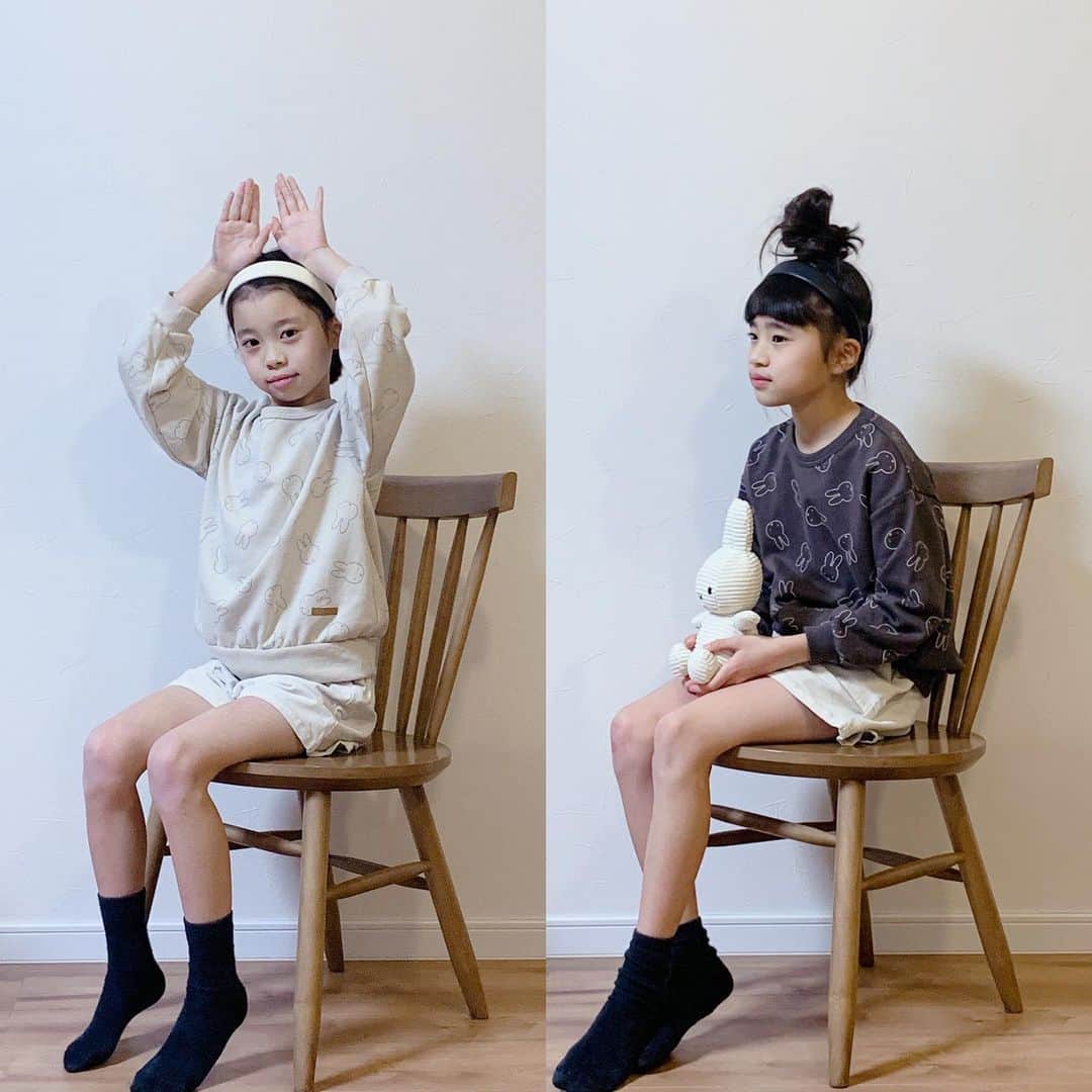 のインスタグラム：「ミッフィー（・×・）  #カチューシャ は去年 @3coins_official で買ったぁ〜。 珍しく2人が欲しいって言った！  ひよちゃん前髪ちょきちょき✂︎  #キッズ #キッズコーデ #キッズファッション #ツインズ #ツインズコーデ #双子 #双子コーデ #ふたご #ふたごコーデ  #ミッフィー #ミッフィーグッズ #おそろいコーデ #おそろコーデ #モノトーン #モノトーンコーデ」