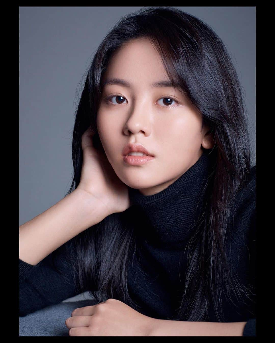 キム・ソヒョンのインスタグラム：「📷 저의 22살을 예쁘게 남길 수 있게 해주신 @yyoungbae 감사합니다♥️」